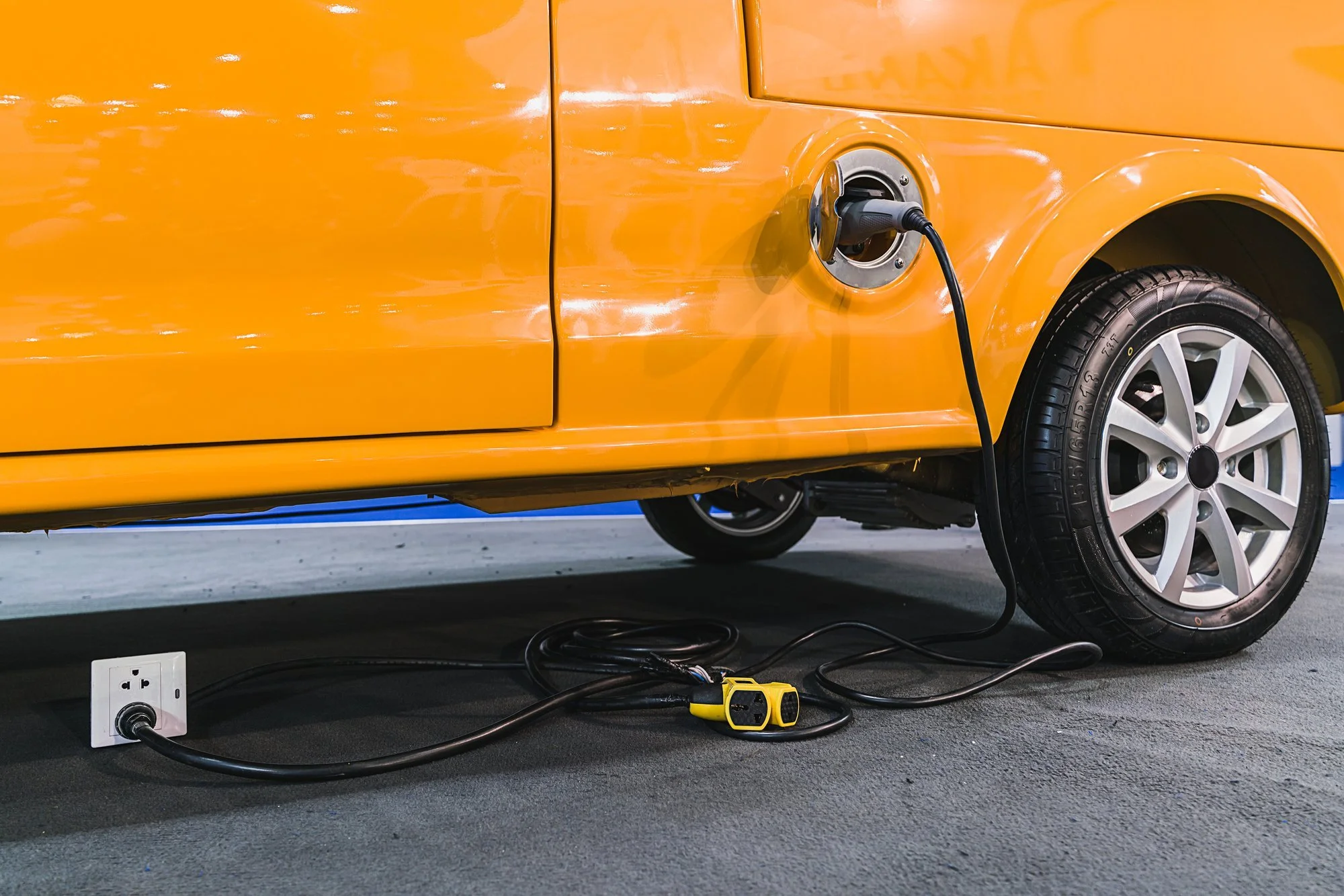 hybrid car charged on 240 volt outlet