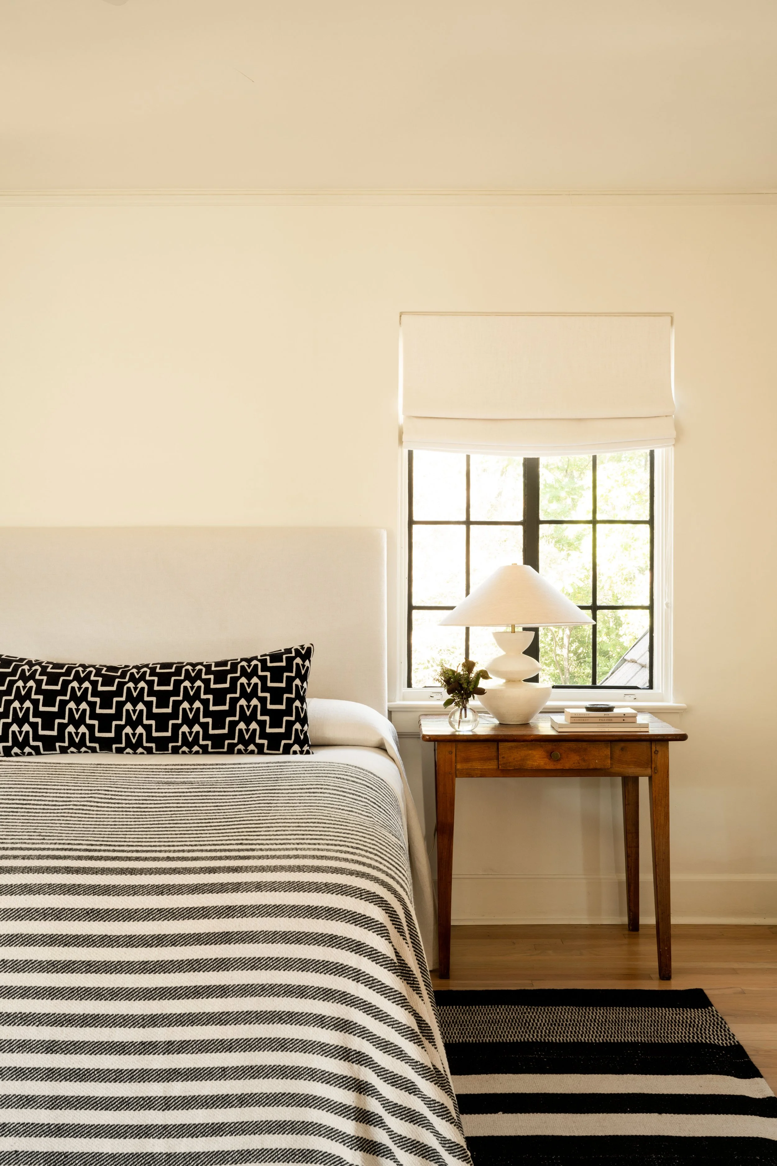 Still_Johnson_Overlook_Bedroom.jpg