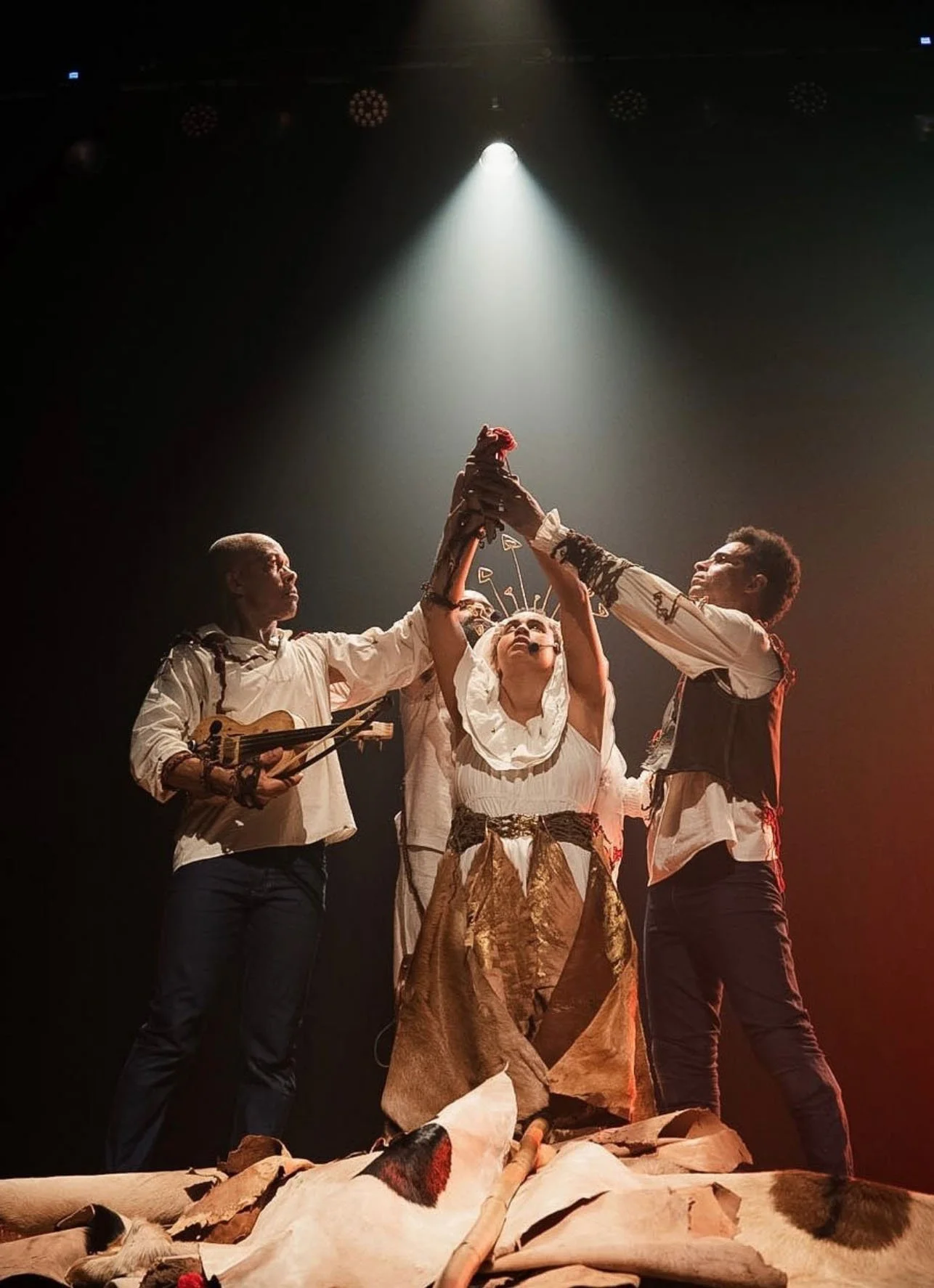 grupo-grial-de-danca-uma-mulher-vestida-de-sol-01.jpeg