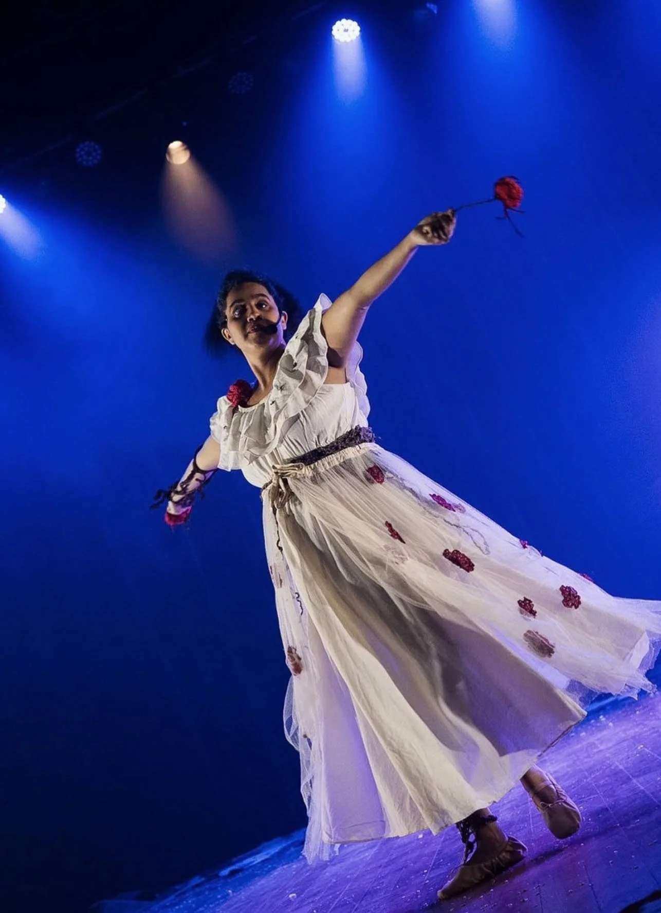 grupo-grial-de-danca-uma-mulher-vestida-de-sol-02.jpeg