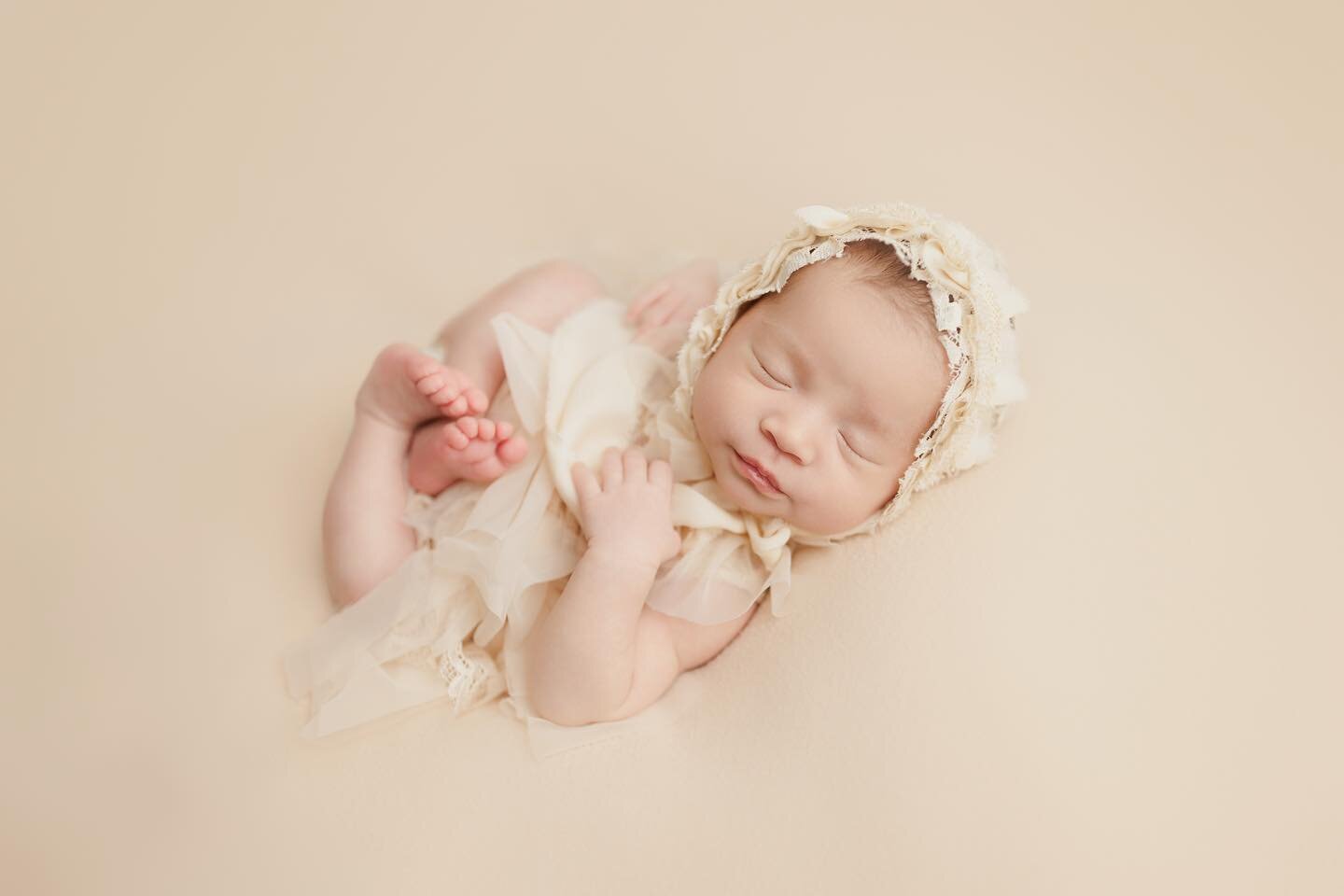Sweet Baby Eva 😍

#newbornphotography #dallasnewbornphotographer #newborn #baby #newbornposing #newbornprops #newbornphotography #dfwnewborn #dfwnewbornphotographer #newbornposes #newbornportraits #