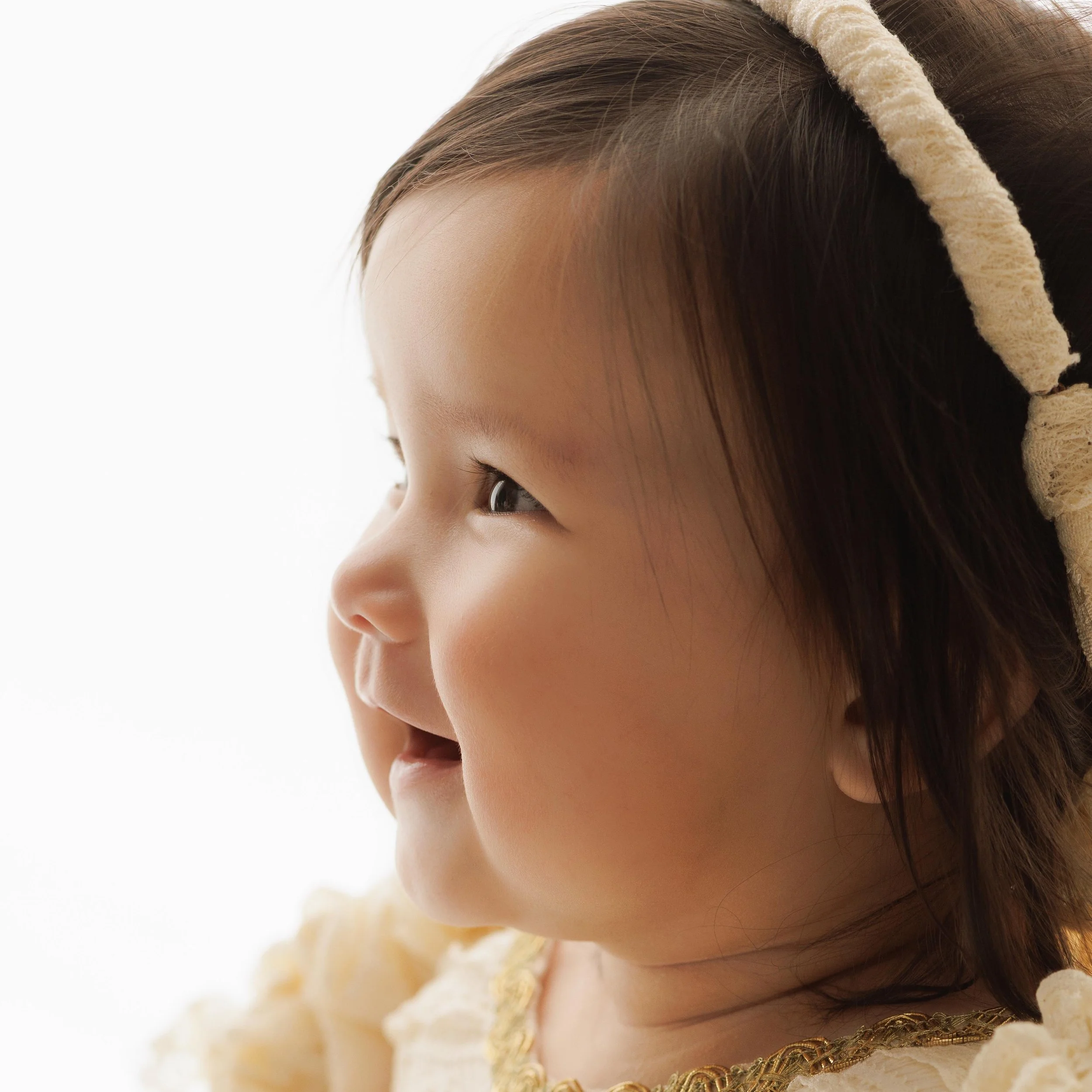 When to Book a 100 Days Baby Session? DFW 100 Days Photography Guide for New Parents