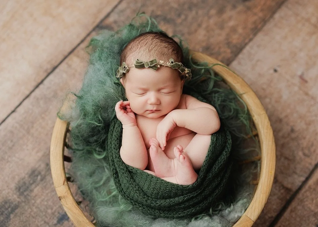 Wrapped in the sweetest little dreams ✨
Tiny fingers, curled-up toes, and all the cozy woodland tones made this newborn session feel like pure magic. 🌿🤍

There&rsquo;s something so special about capturing these first days &mdash; the sleepy stretch