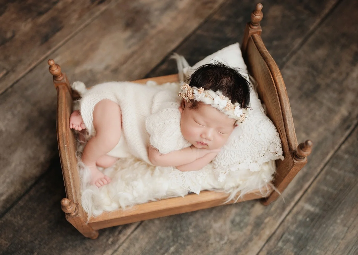 That tiny bed, those little toes, and all that beautiful hair. 🤍

She looked so cozy and peaceful in this soft cream setup&mdash;I could have photographed her all day. Such a sweet little girl!

#NewbornPhotography #DFWNewbornPhotographer #Southlake