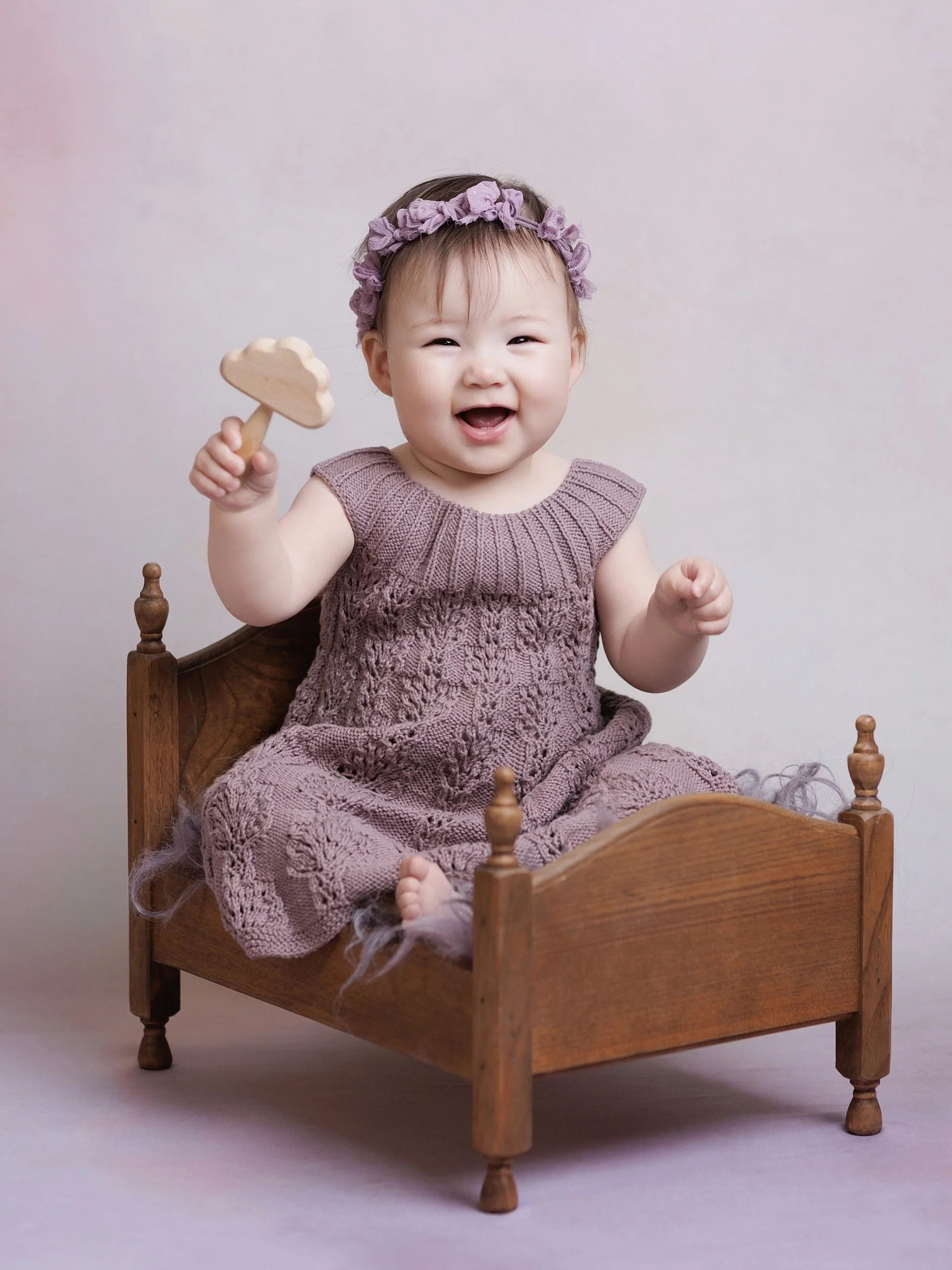 Little smiles, tiny toes, and a whole lot of personality. 💜

The sitter stage is pure magic &mdash; full of giggles, curiosity, and the sweetest little expressions. It&rsquo;s such a beautiful milestone to capture before those tiny feet start runnin