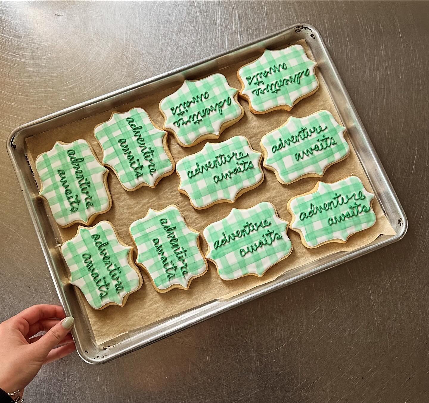 We make amazing custom cookies!!! And they taste great too &hearts;️ #crushcakes #cookies