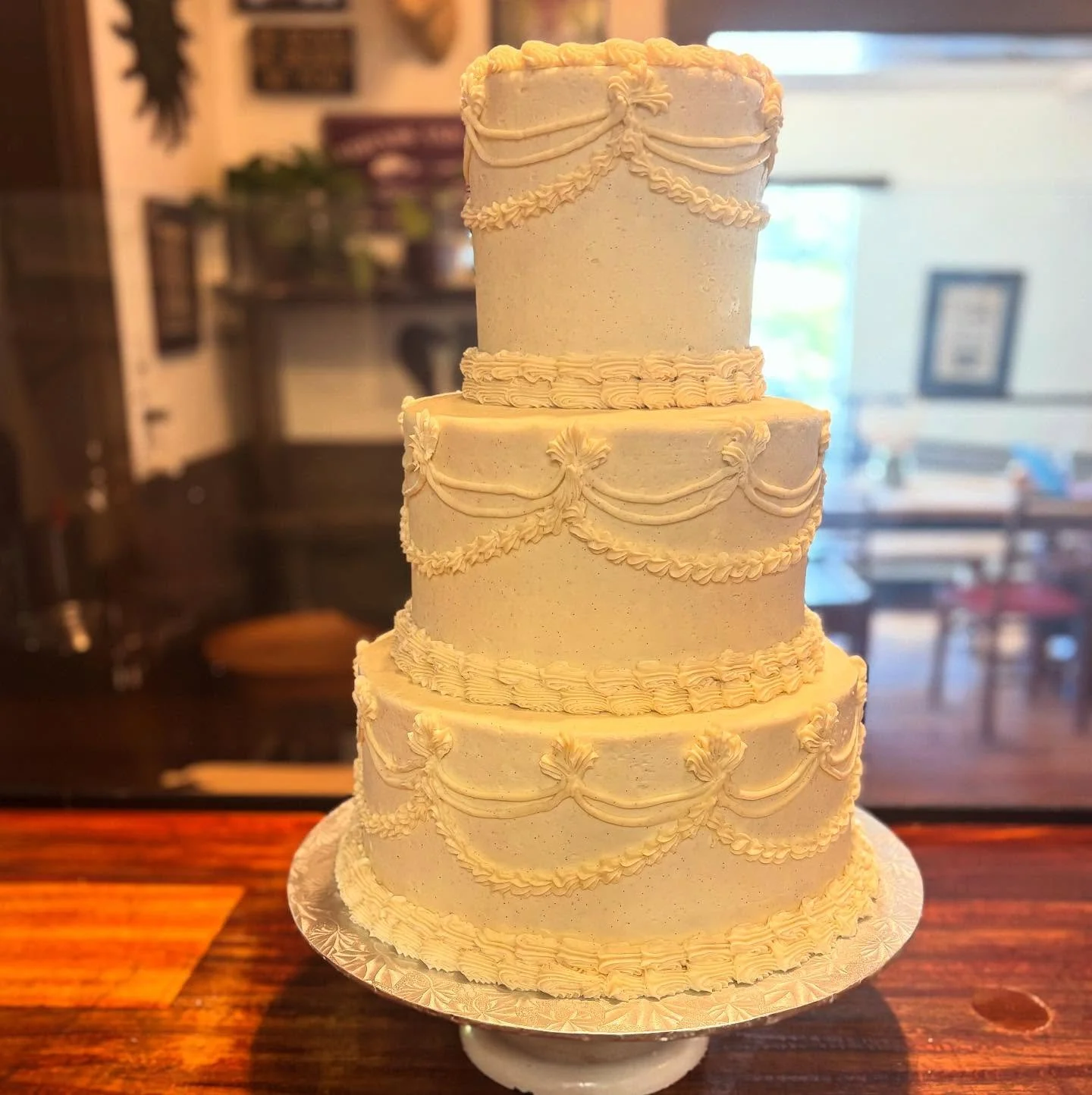 Beautiful Vintage Wedding Cake &hearts;️