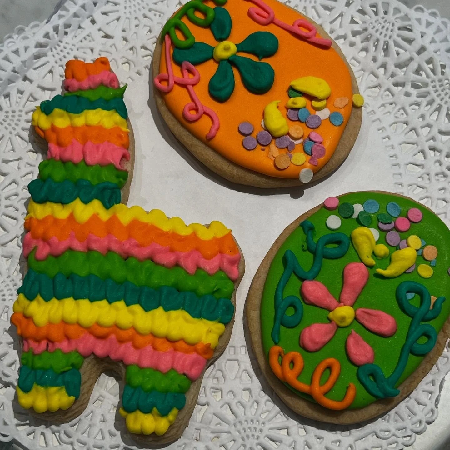 Fiesta Weekend Continues!!! Come check out all our delicious Fiesta Treats and Deals!! 🧁