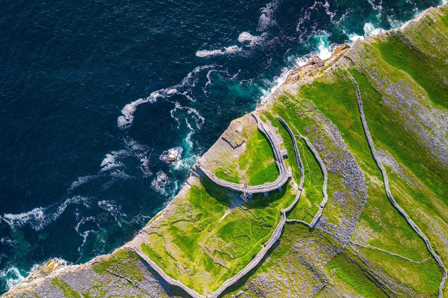 D&uacute;n Aonghasa, what a place, placed on the edge of a 150m cliff on an island on the edge of the Atlantic this fort is one of the most amazing places I've been. An amazing place to visit but also hard to bring across in a picture or in person as