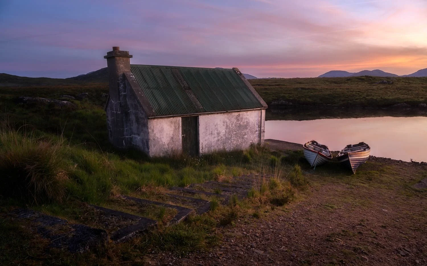 A beautiful autumn sunset in Connemara. #connemara #ireland #galway #autumn #clifden