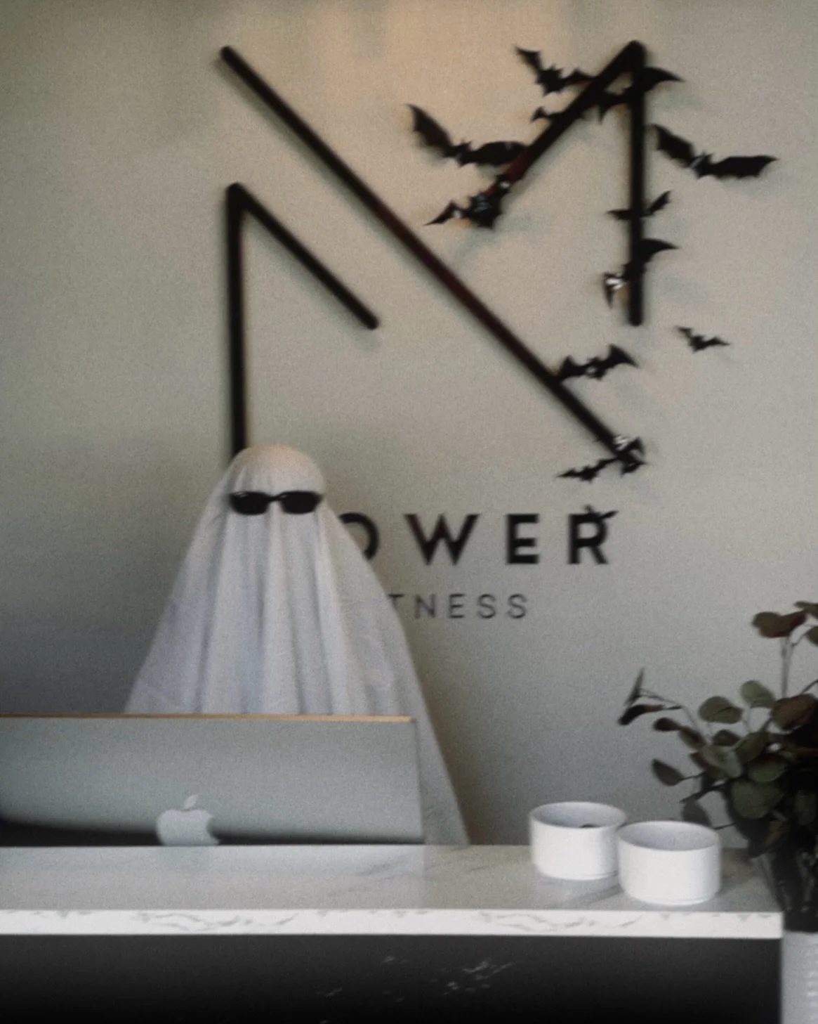 ghost your ex, not your lagree instructor💀💀

@marniefosterr is on the mic all weekend long - book now if you dare👻

happy spooky szn mpower fam🩶