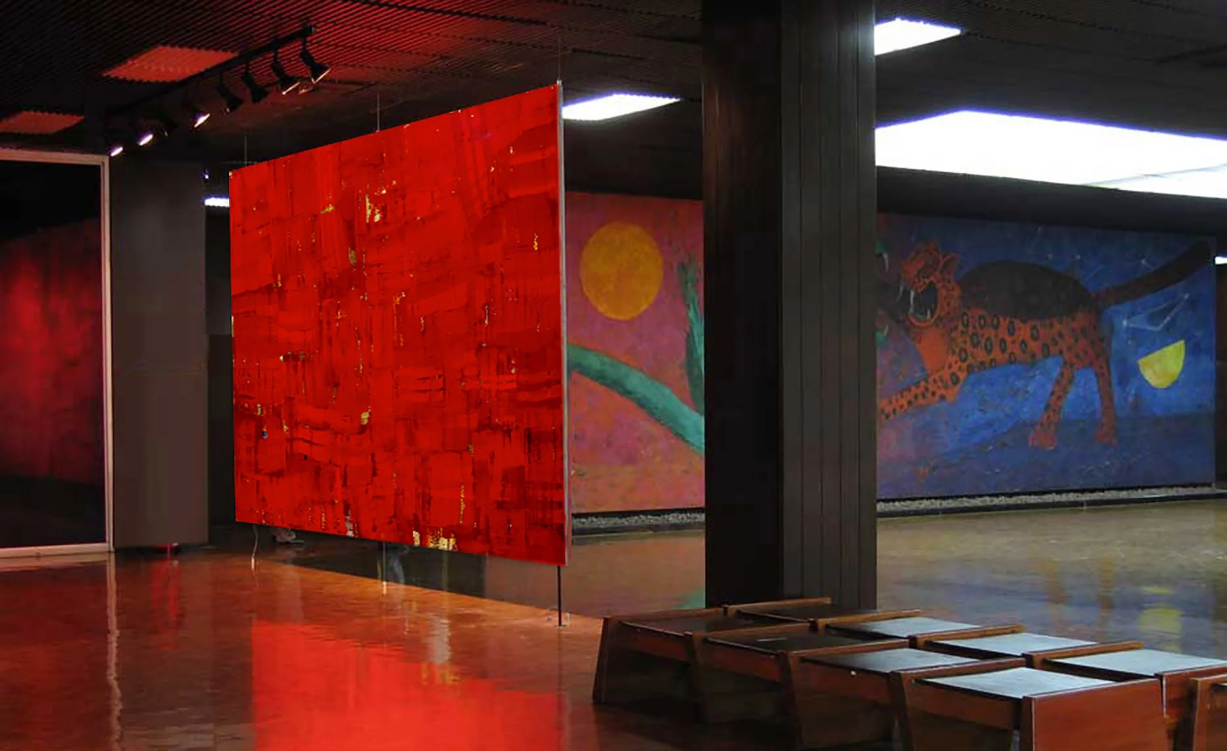 Installation view of LA TUMBA DE LE REINA ROJA, Museo Nacional de Antropología, Mexico City, 2004-2005.