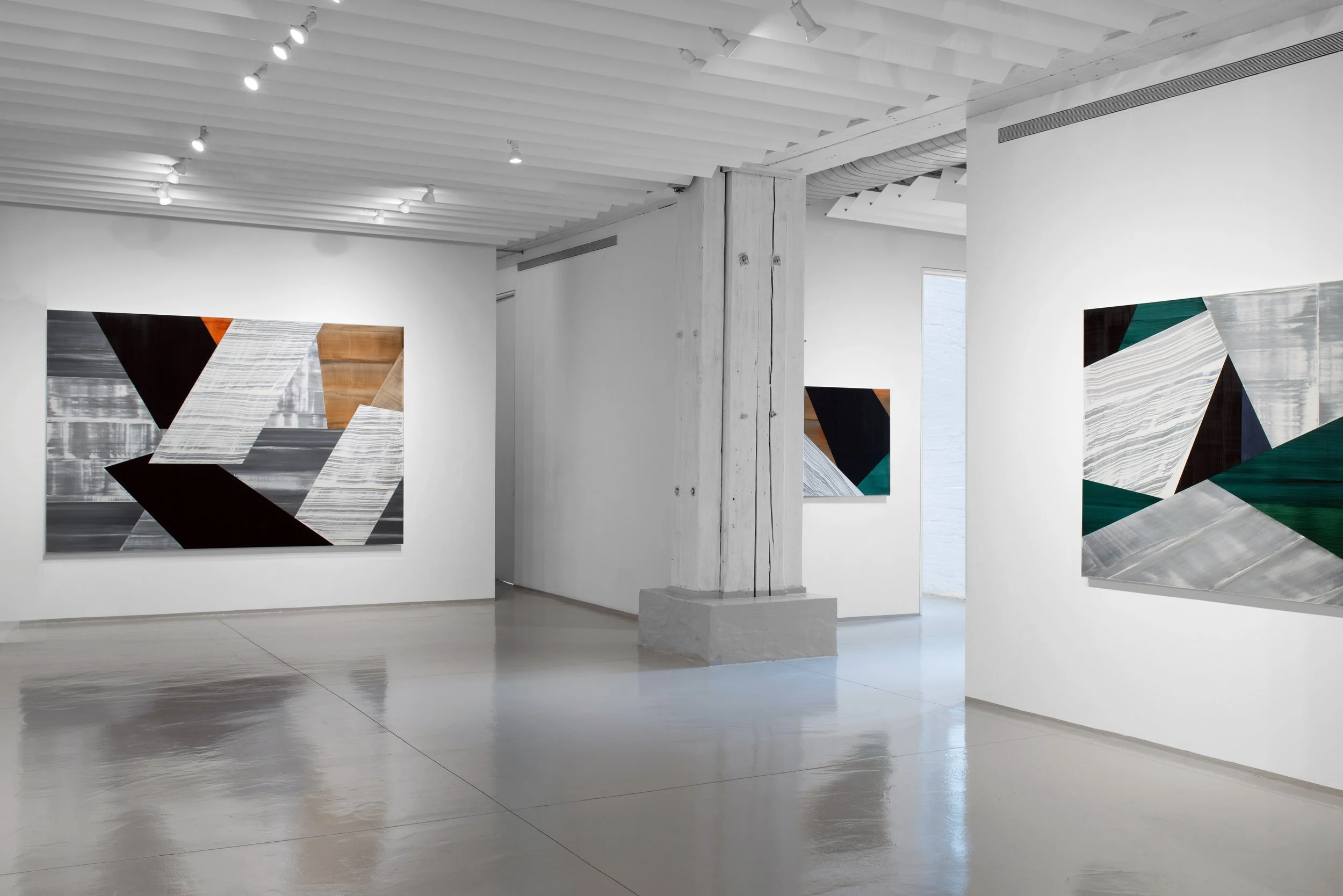 Installation view of SILENCE IN PRAGUE AND SEPTEMBER PAINTINGS, Sundaram Tagore Gallery Chelsea, New York, 2019. 
