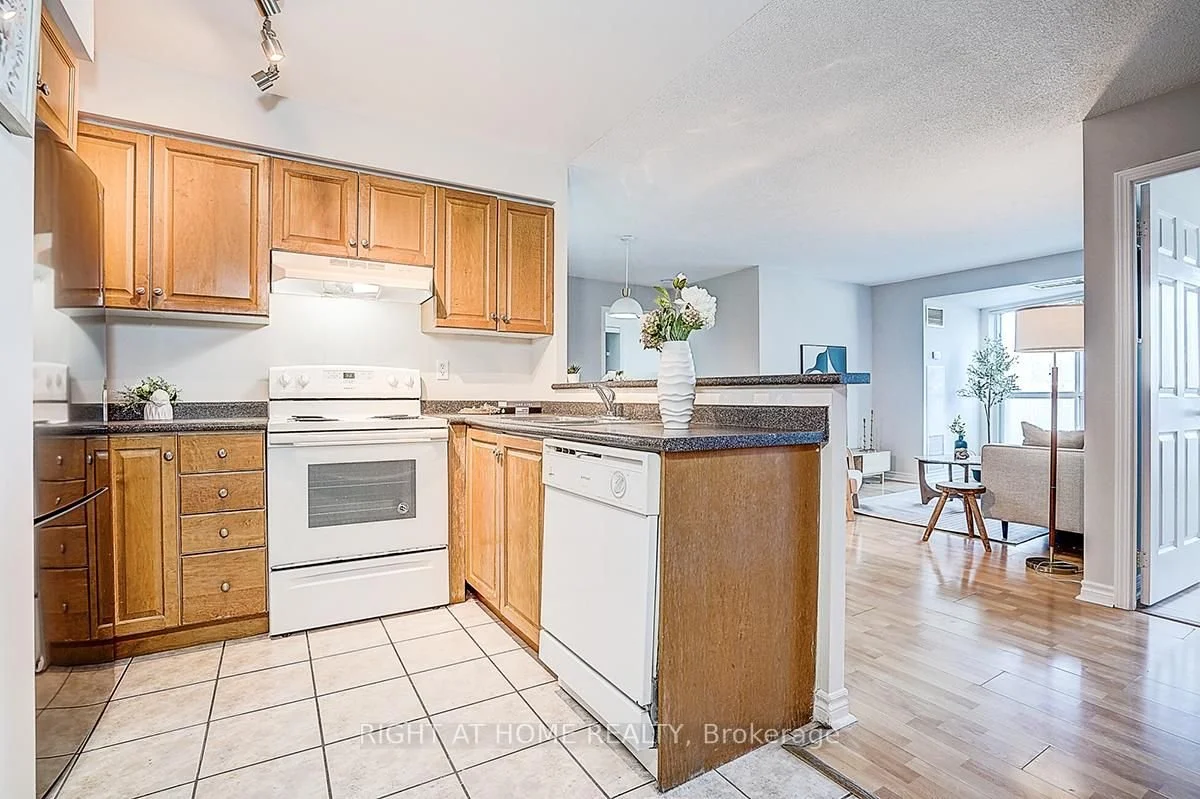 7 Lorraine Dr 301 C12779680_18.jpg