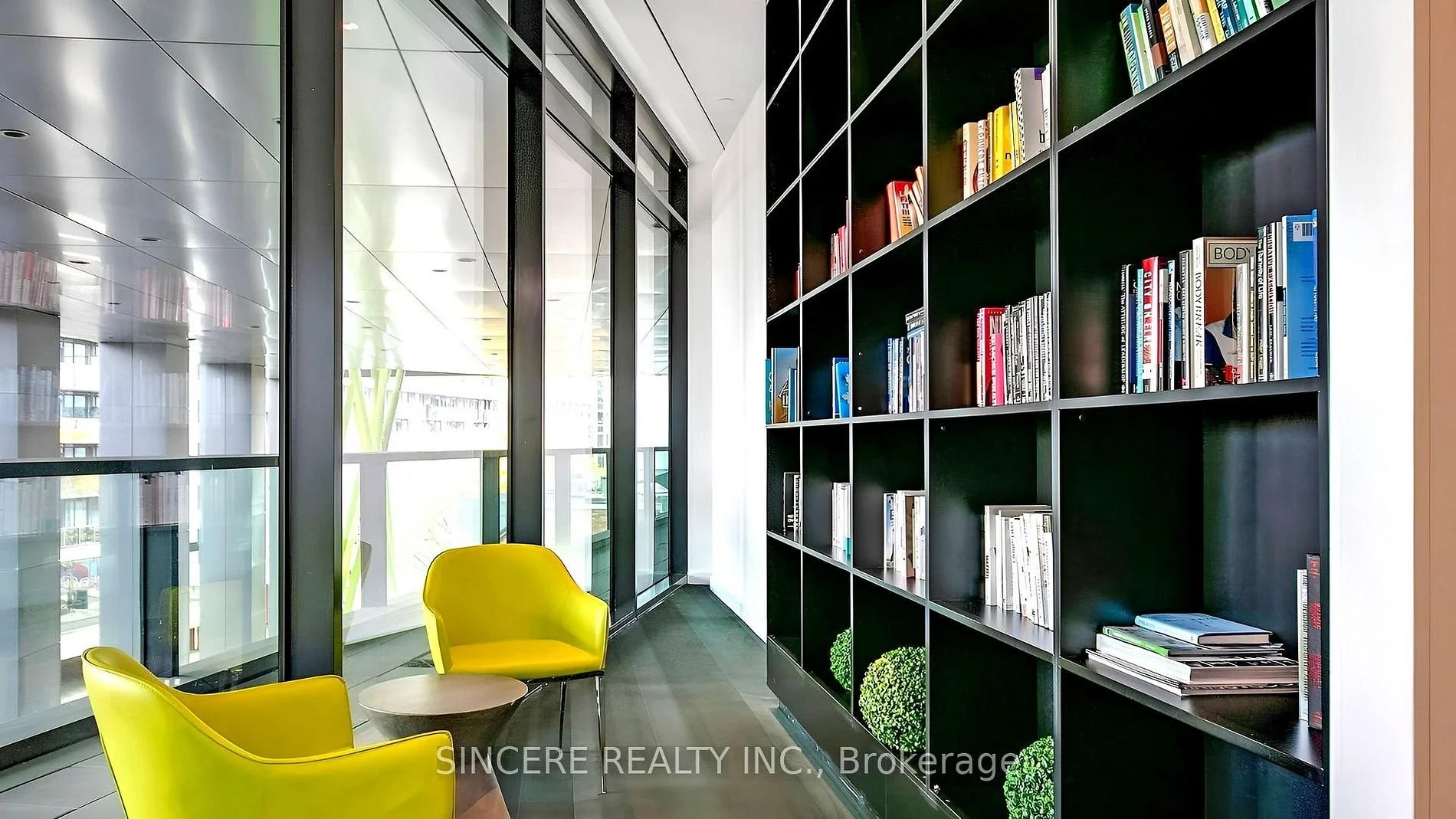 125 Peter St 1811 C12470307_43.jpg