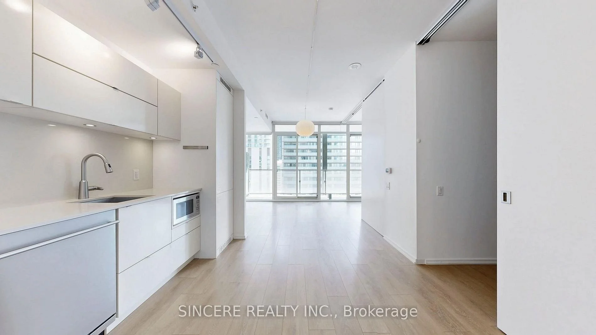 125 Peter St 1811 C12470307_4.jpg