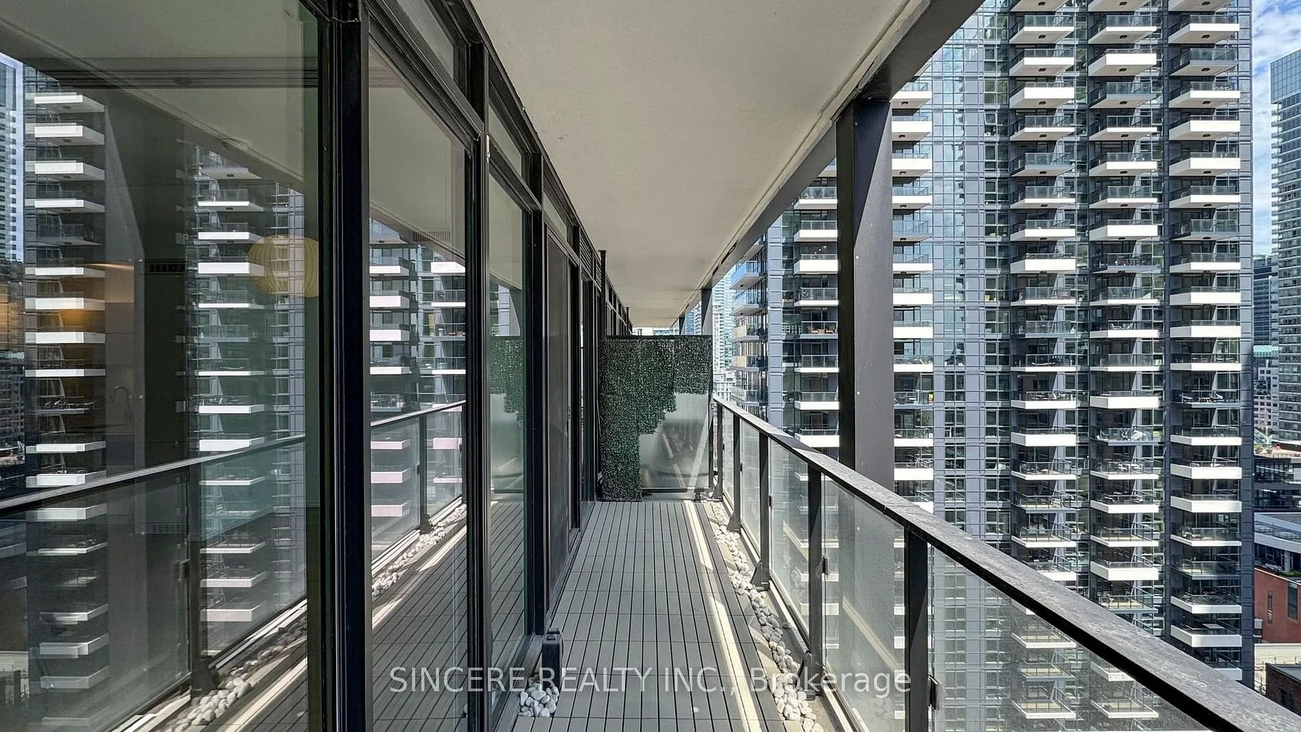 125 Peter St 1811 C12470307_25.jpg