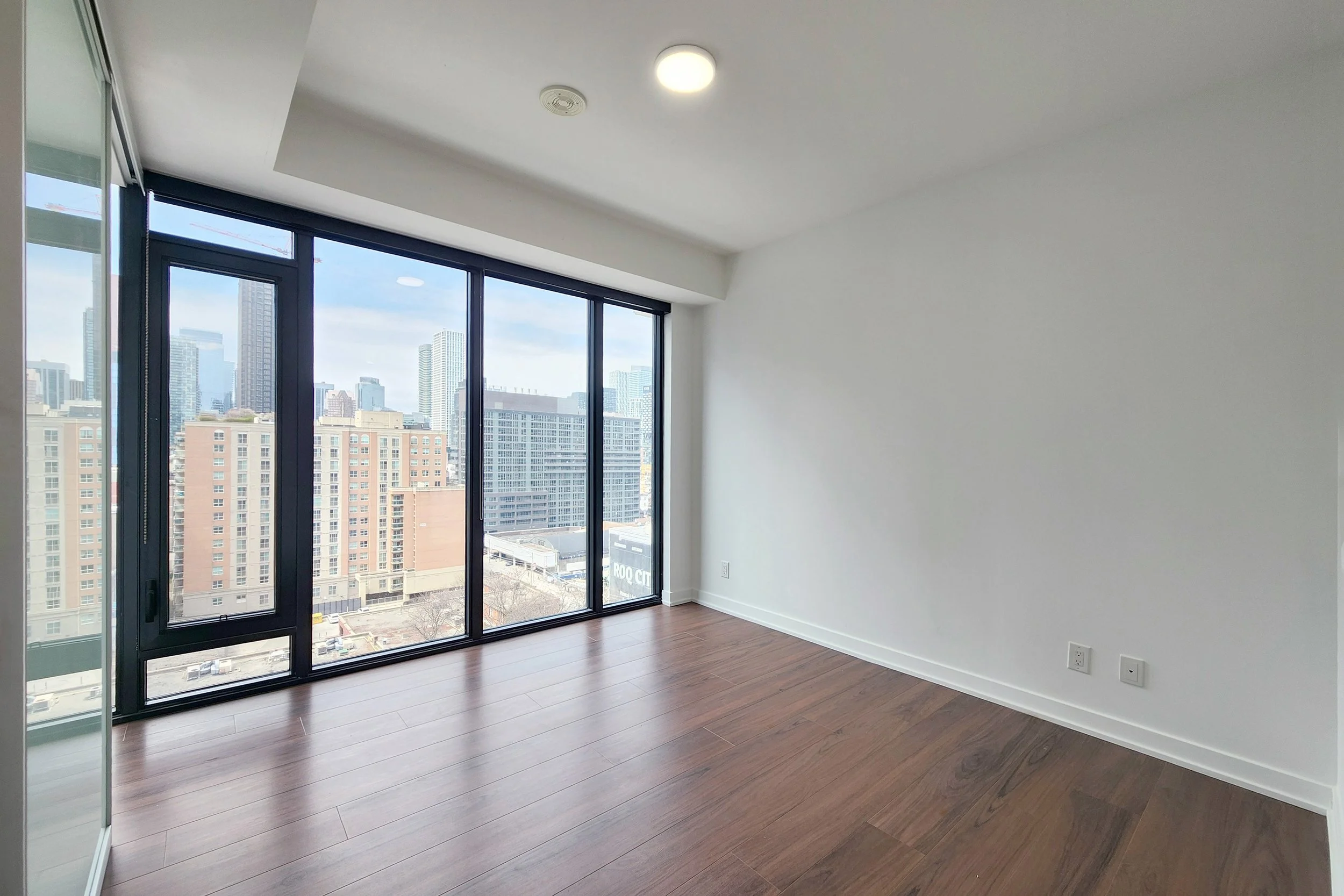 06 55 Ontario St 1208.jpg
