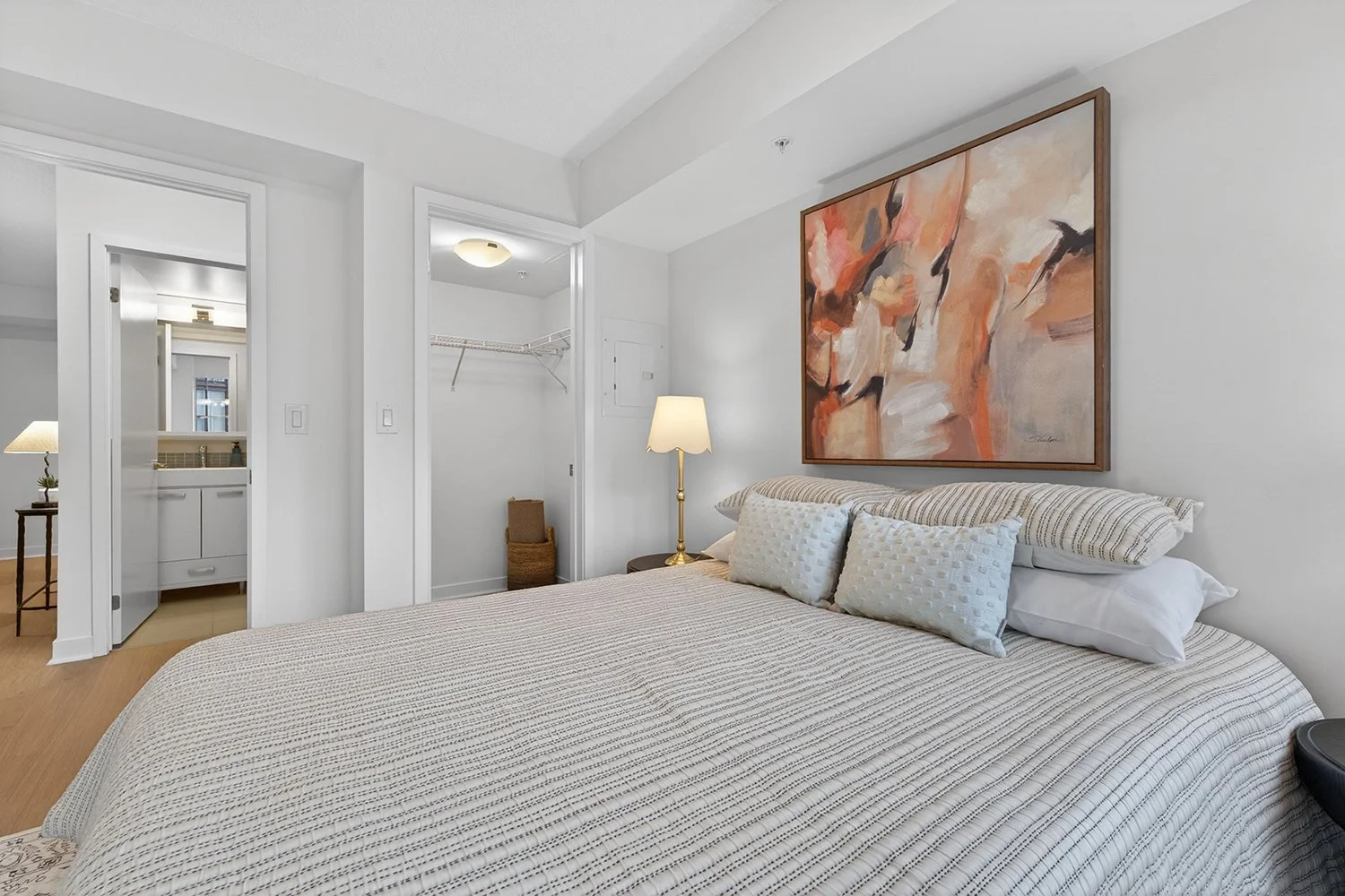 295_adelaide_street_west_306-17.jpg