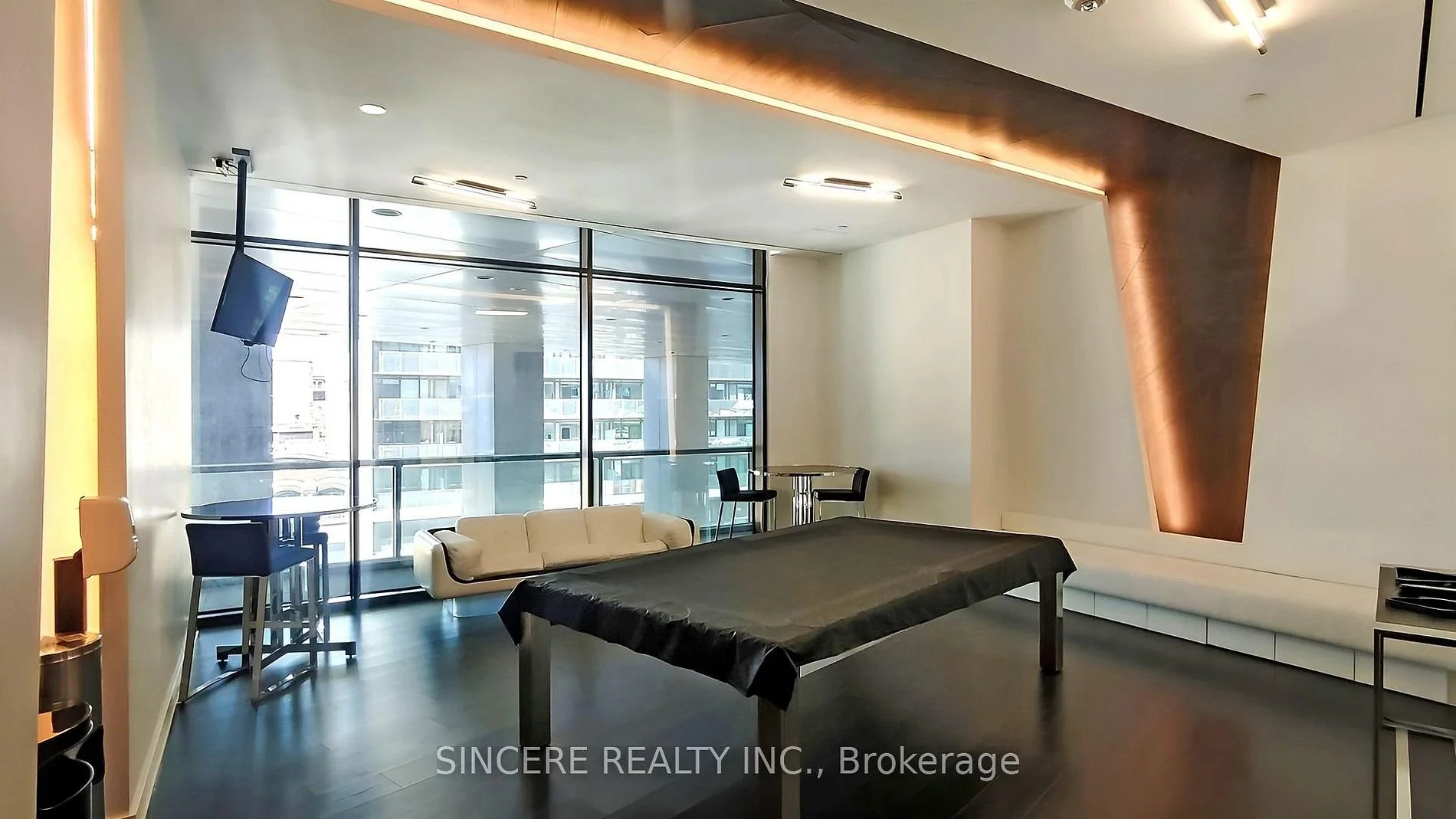 125 Peter St 1811 C12470307_38.jpg
