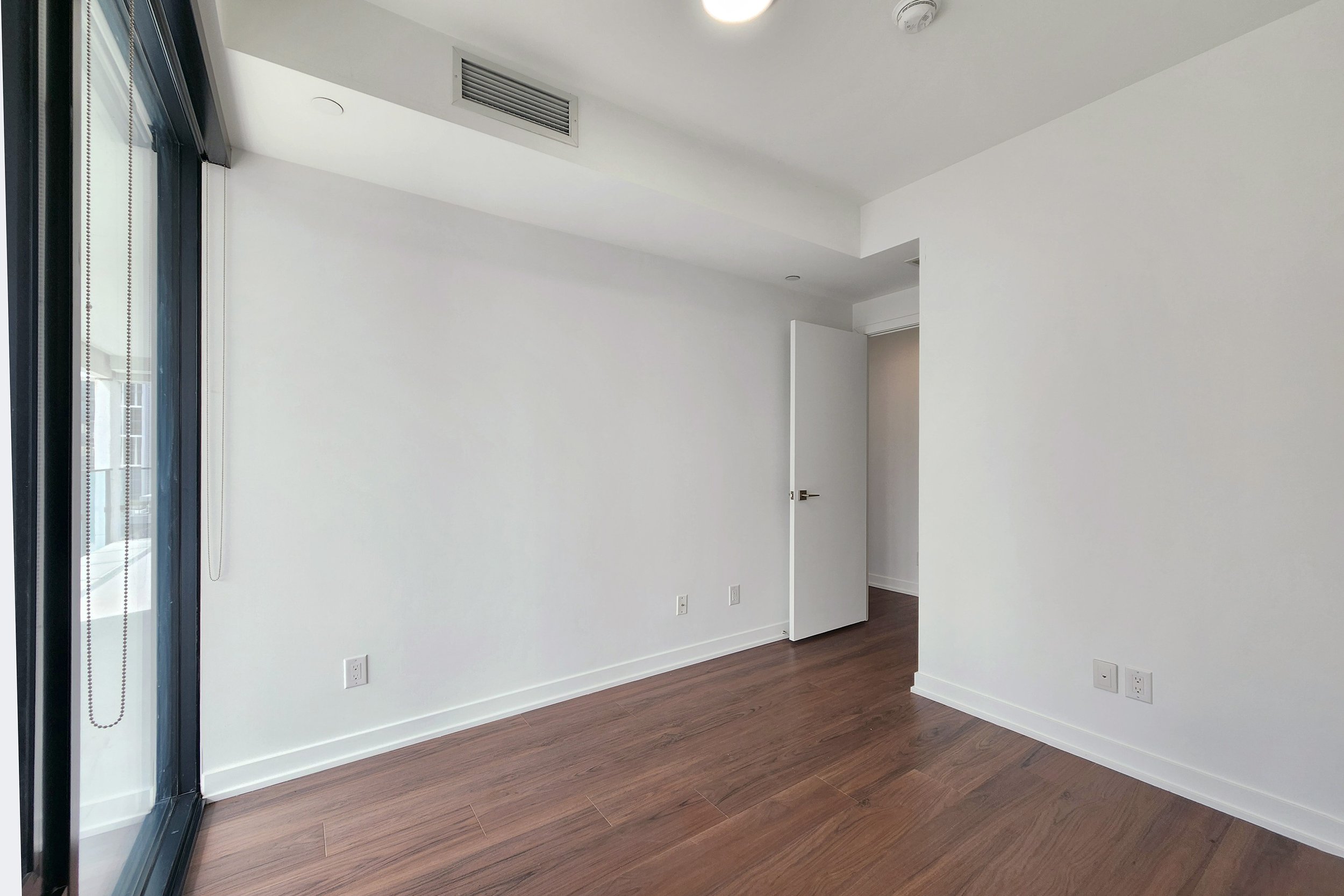 13 55 Ontario St 1208.jpg