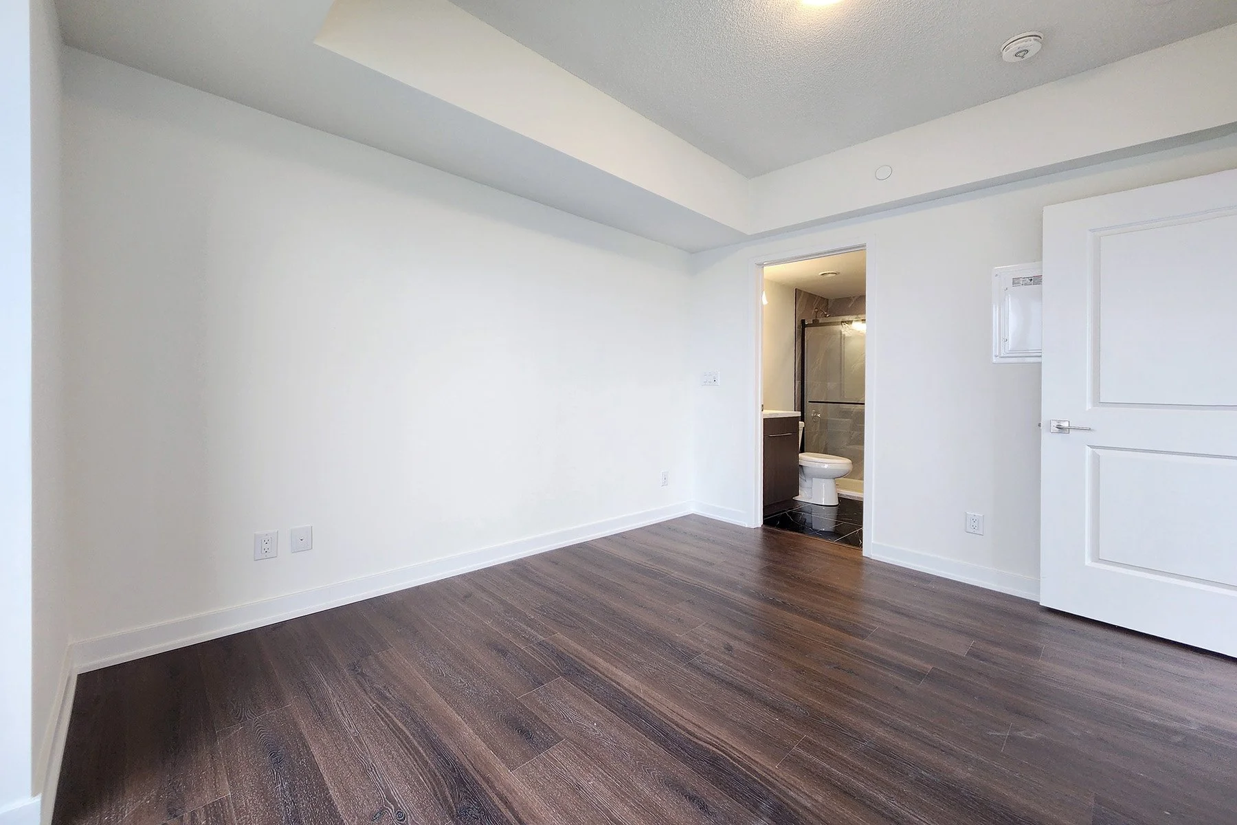 MLS11-2825Jane604-PrimaryBed.jpg