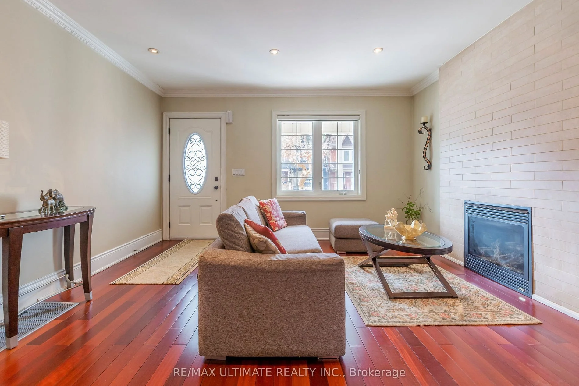 116 Ascot Ave W12945876_4.jpg