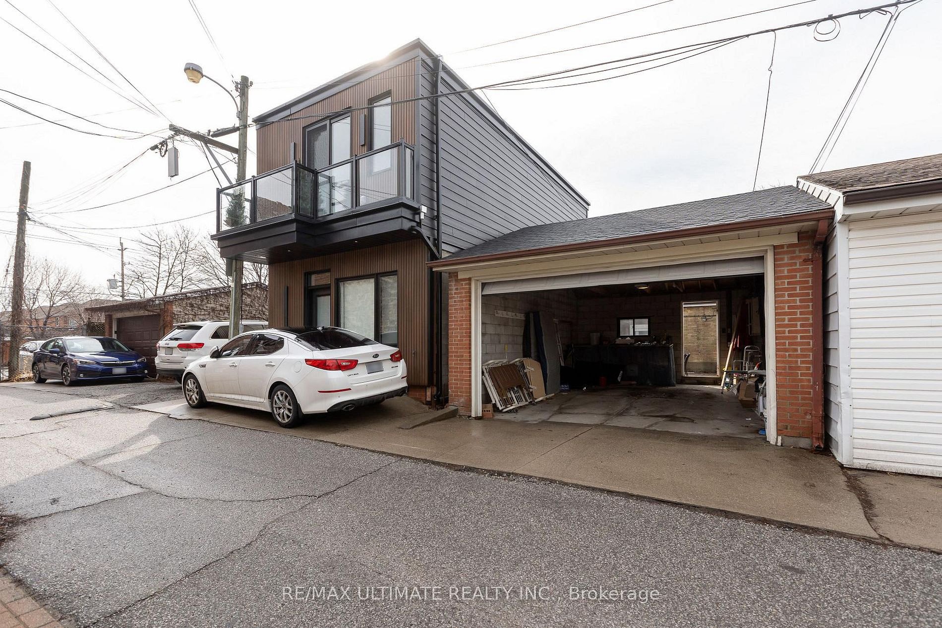 116 Ascot Ave W12945876_39.jpg