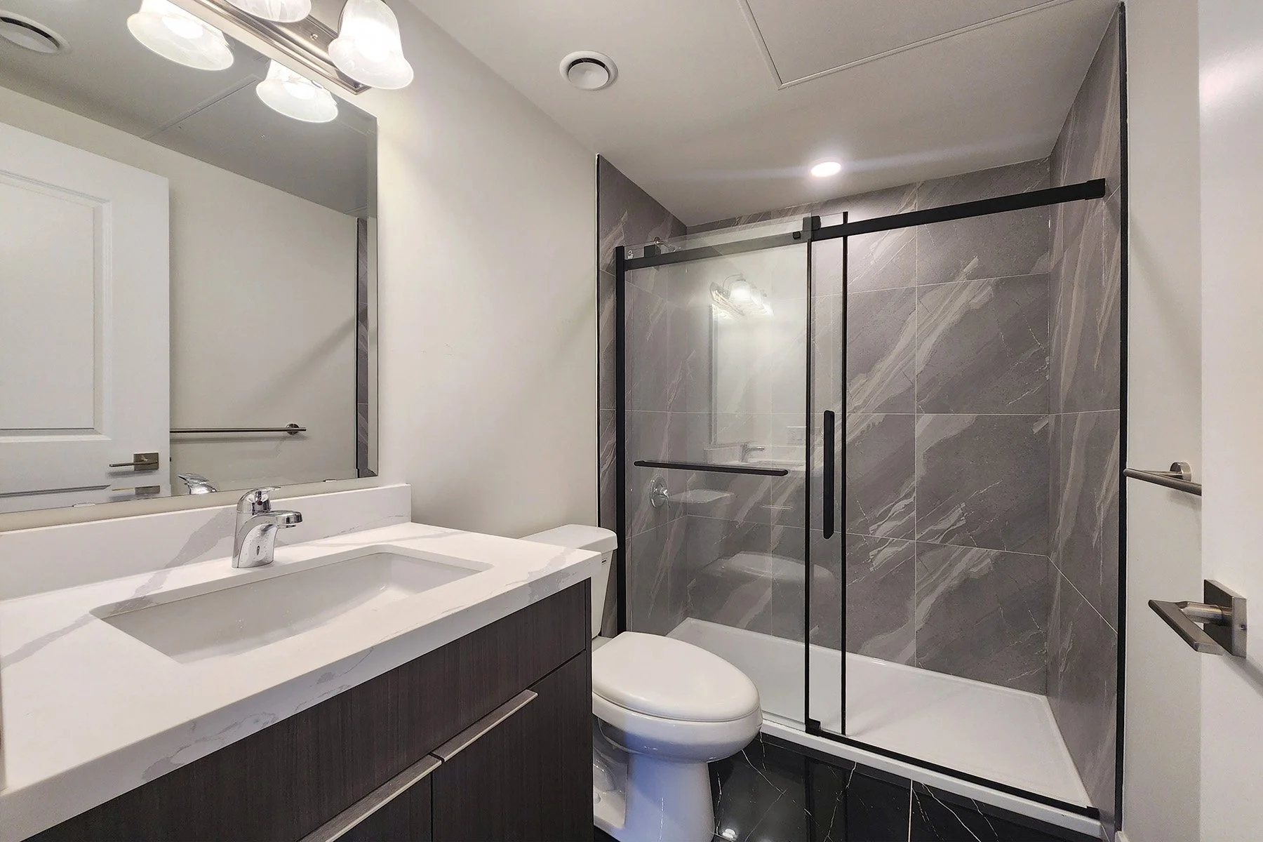 MLS21-2825Jane604-SecondBath.jpg