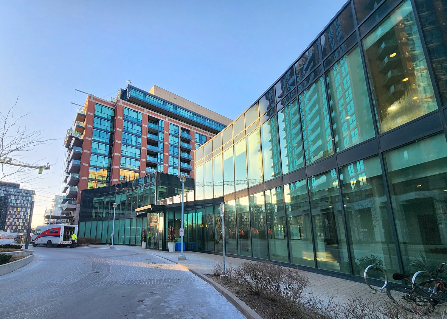 21 Exterior 525 Wilson 640.jpg