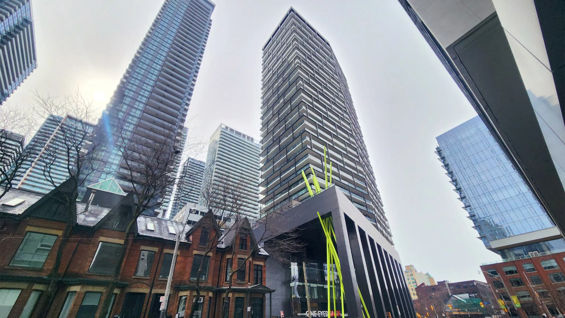 125 Peter St 1811 exterior 2.jpg