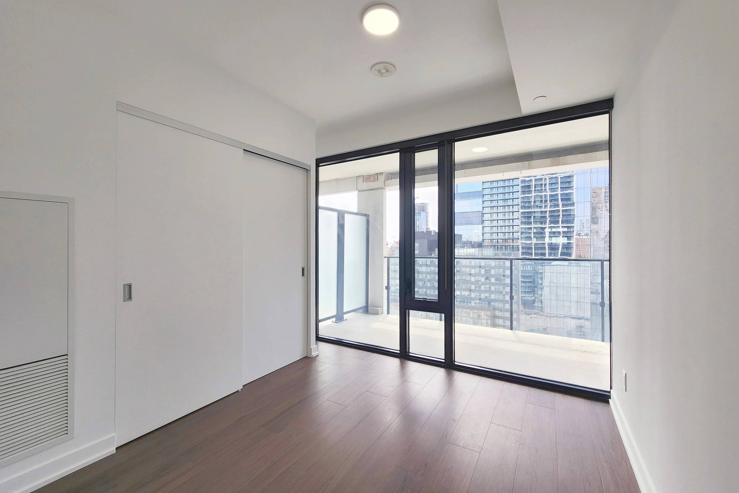 11 55 Ontario St 1208.jpg