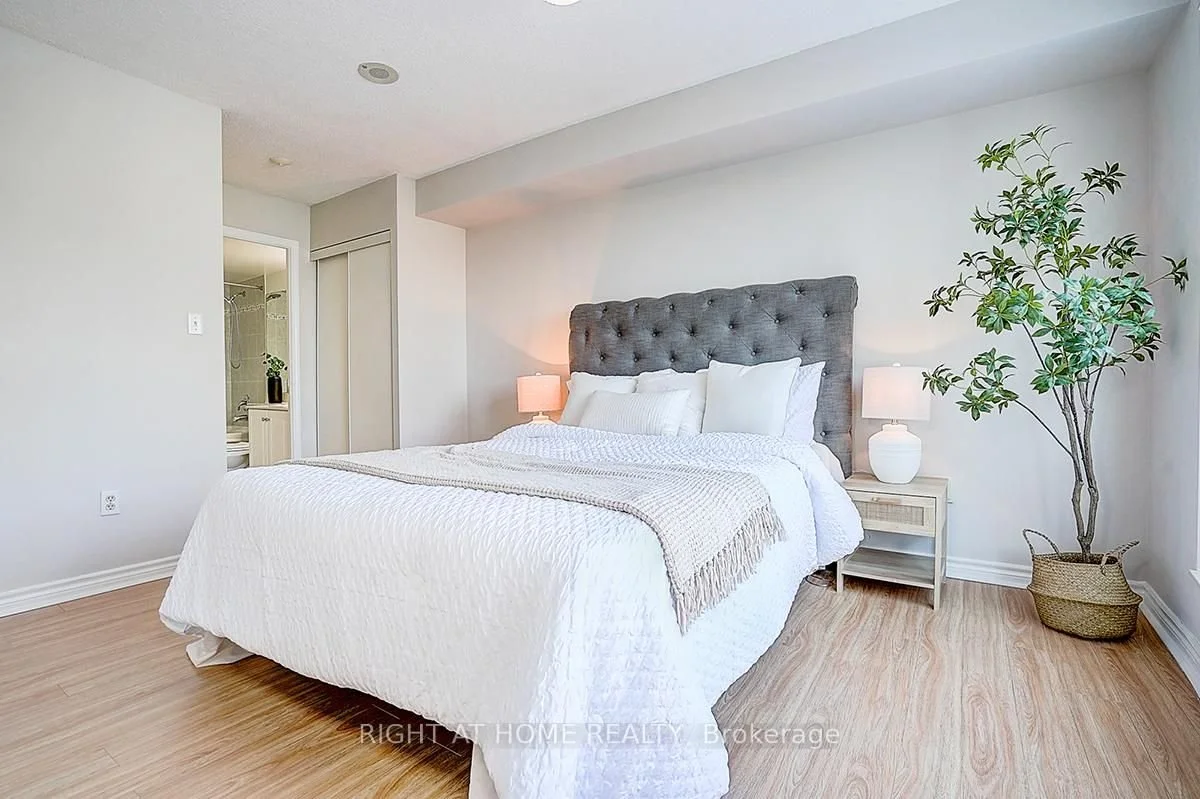 7 Lorraine Dr 301 C12779680_41.jpg