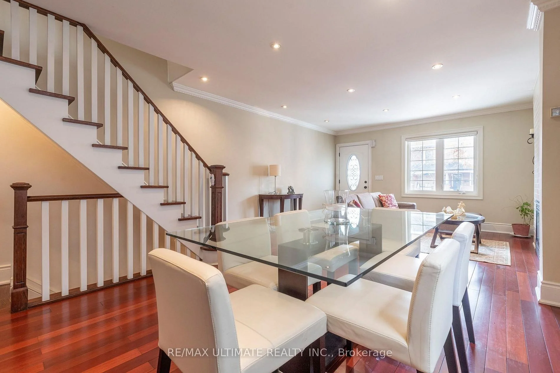 116 Ascot Ave W12945876_8.jpg