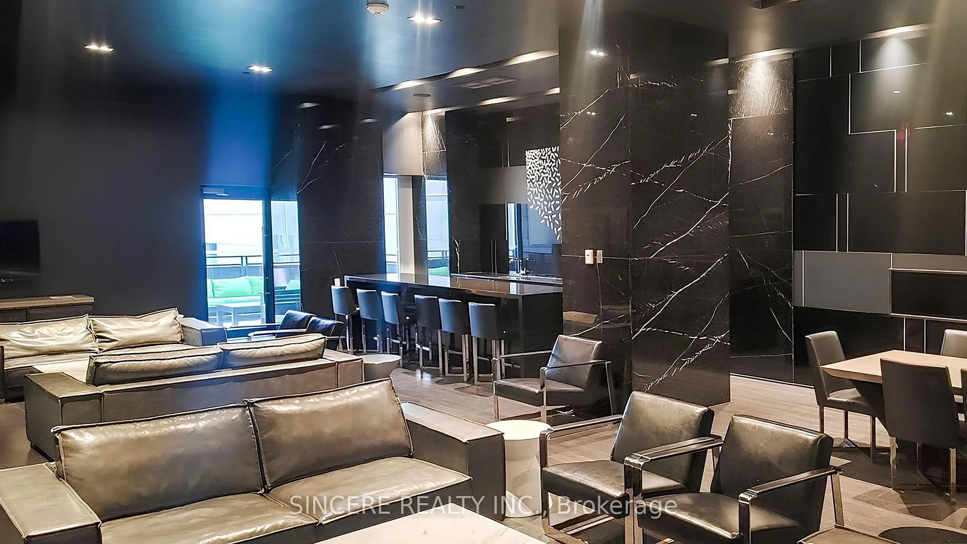 125 Peter St 1811 C12470307_42.jpg