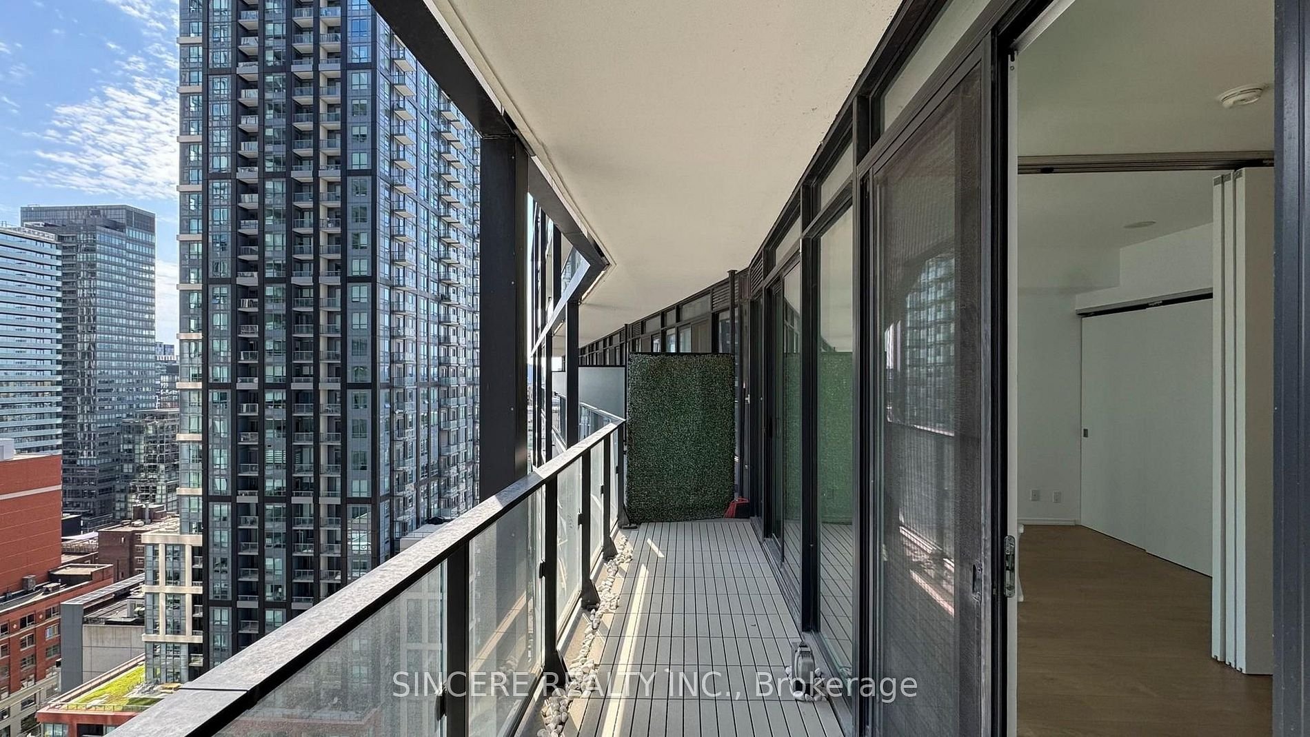 125 Peter St 1811 C12470307_23.jpg