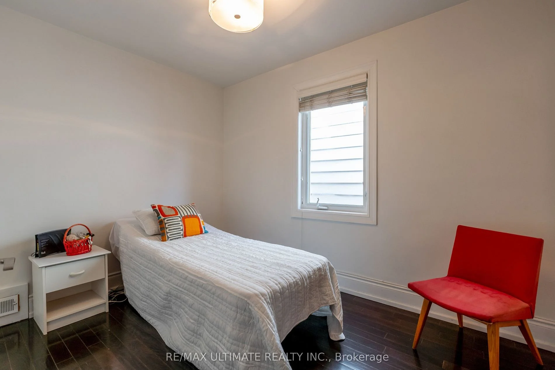 116 Ascot Ave W12945876_21.jpg