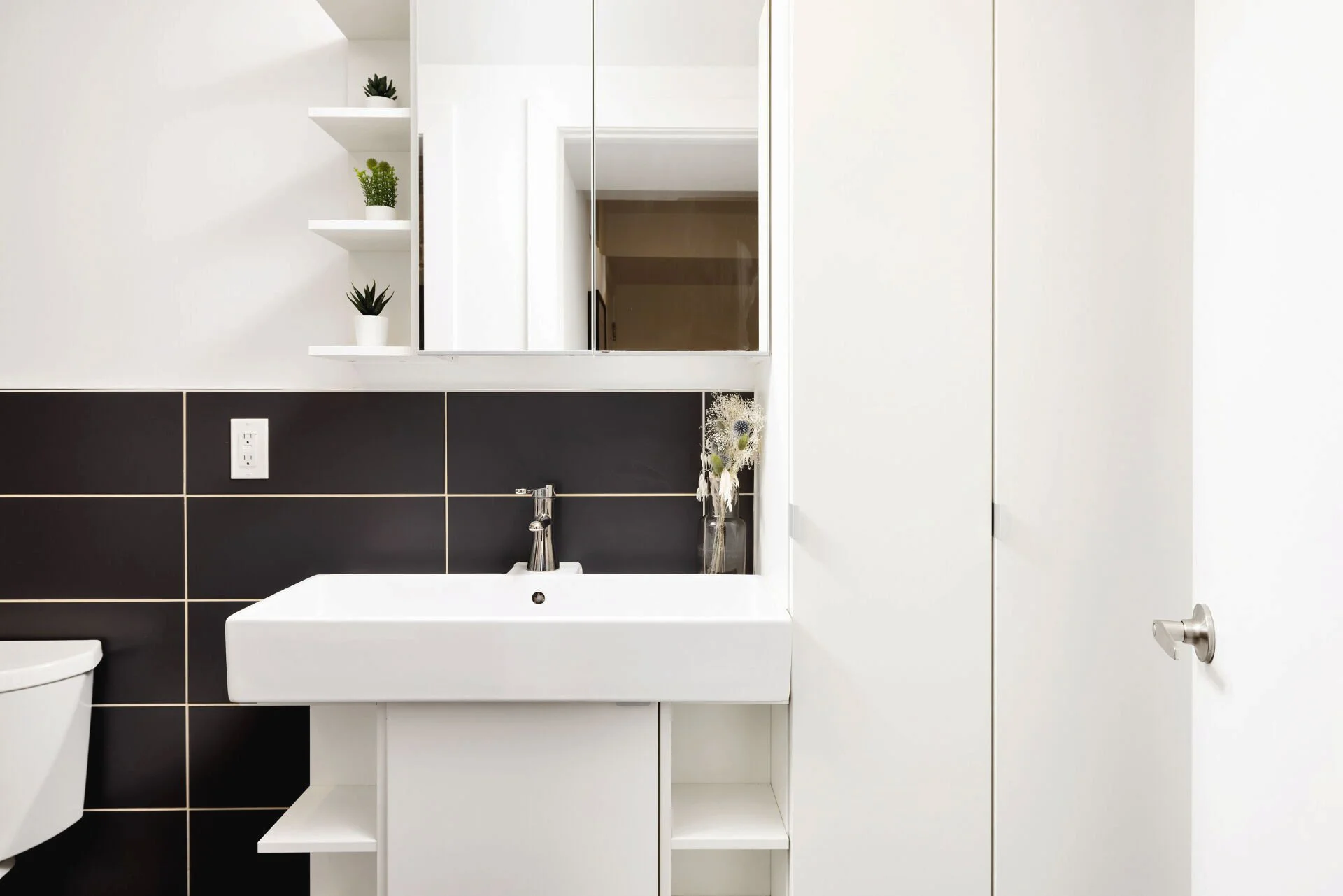 11 135 Prescott Ave Lower.jpg