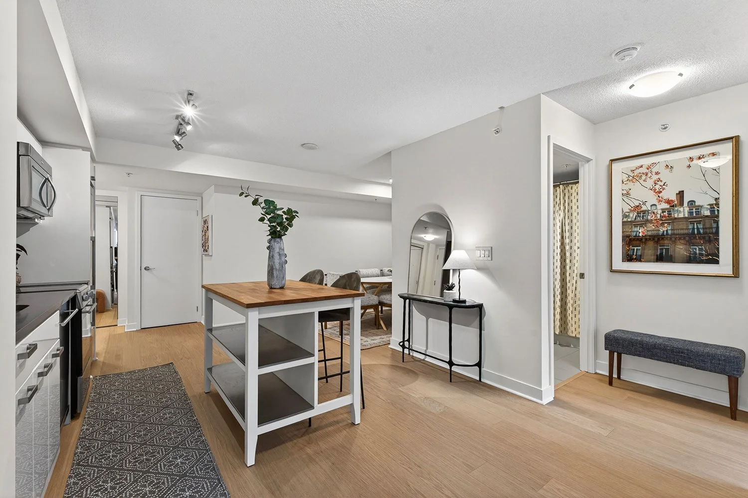 295_adelaide_street_west_306-09.jpg