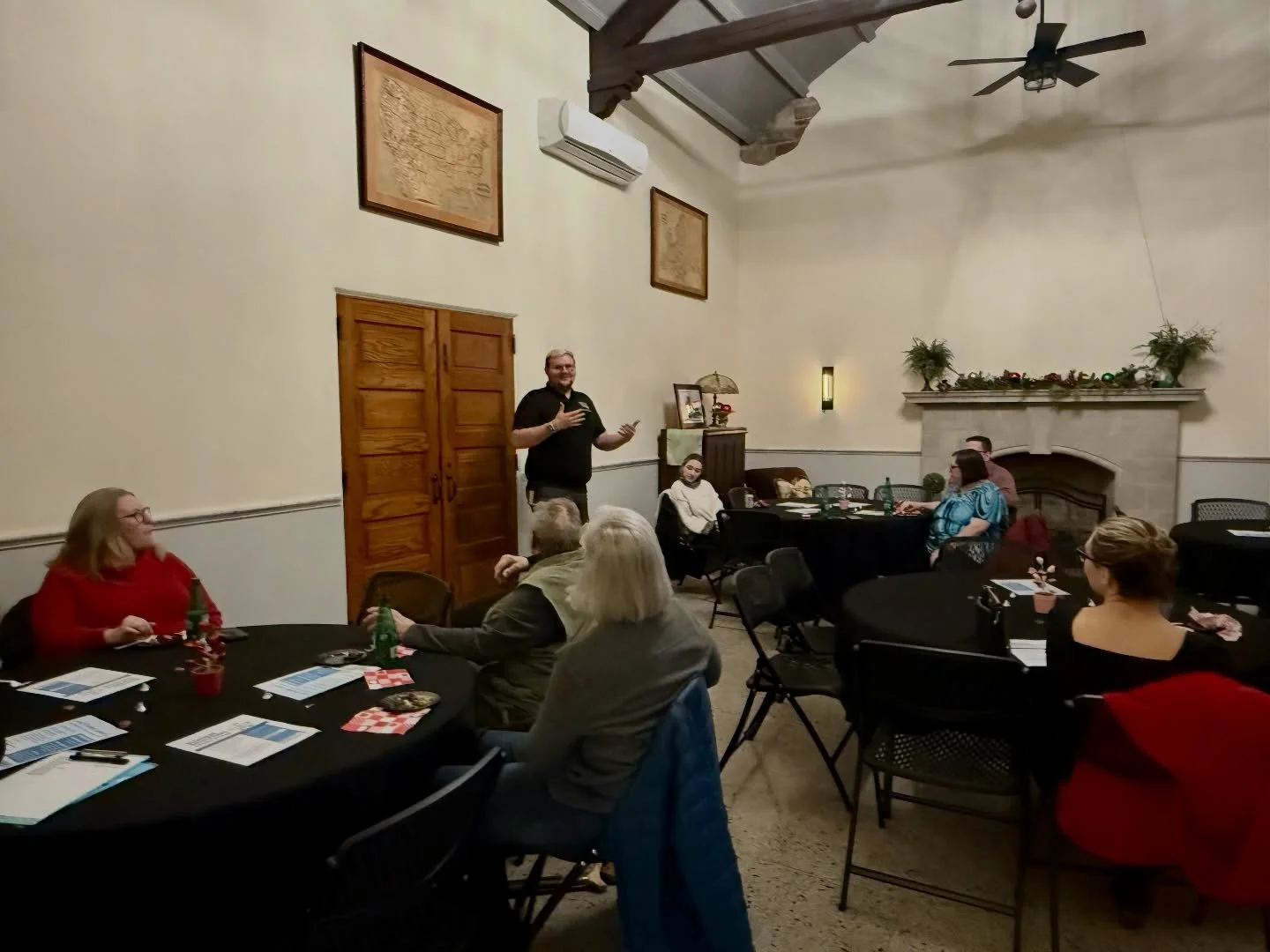 Lenawee Business Connections at @adrianarmory tonight 🙂

#BusinessNetworking #Networking #AdrianMI