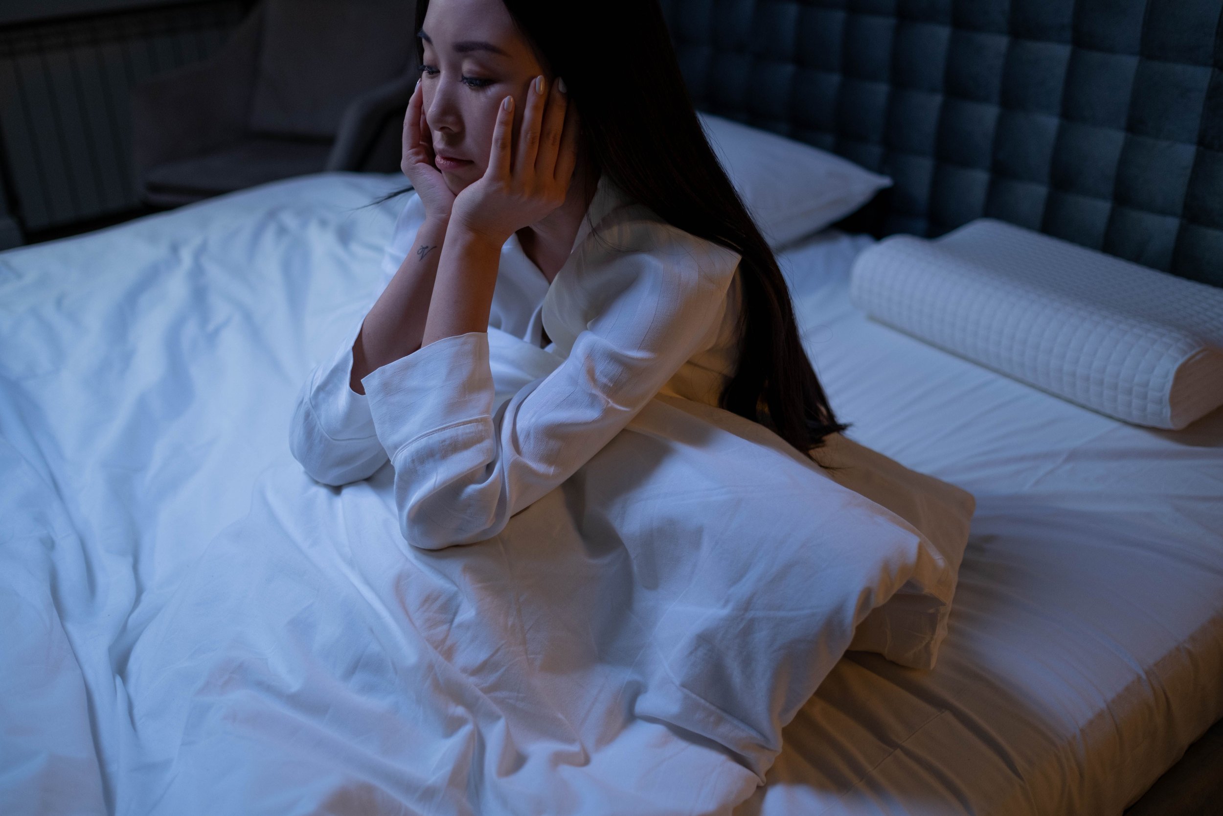 Why Won’t My Brain Shut Off at Night? How to Calm Racing Thoughts Before Bed