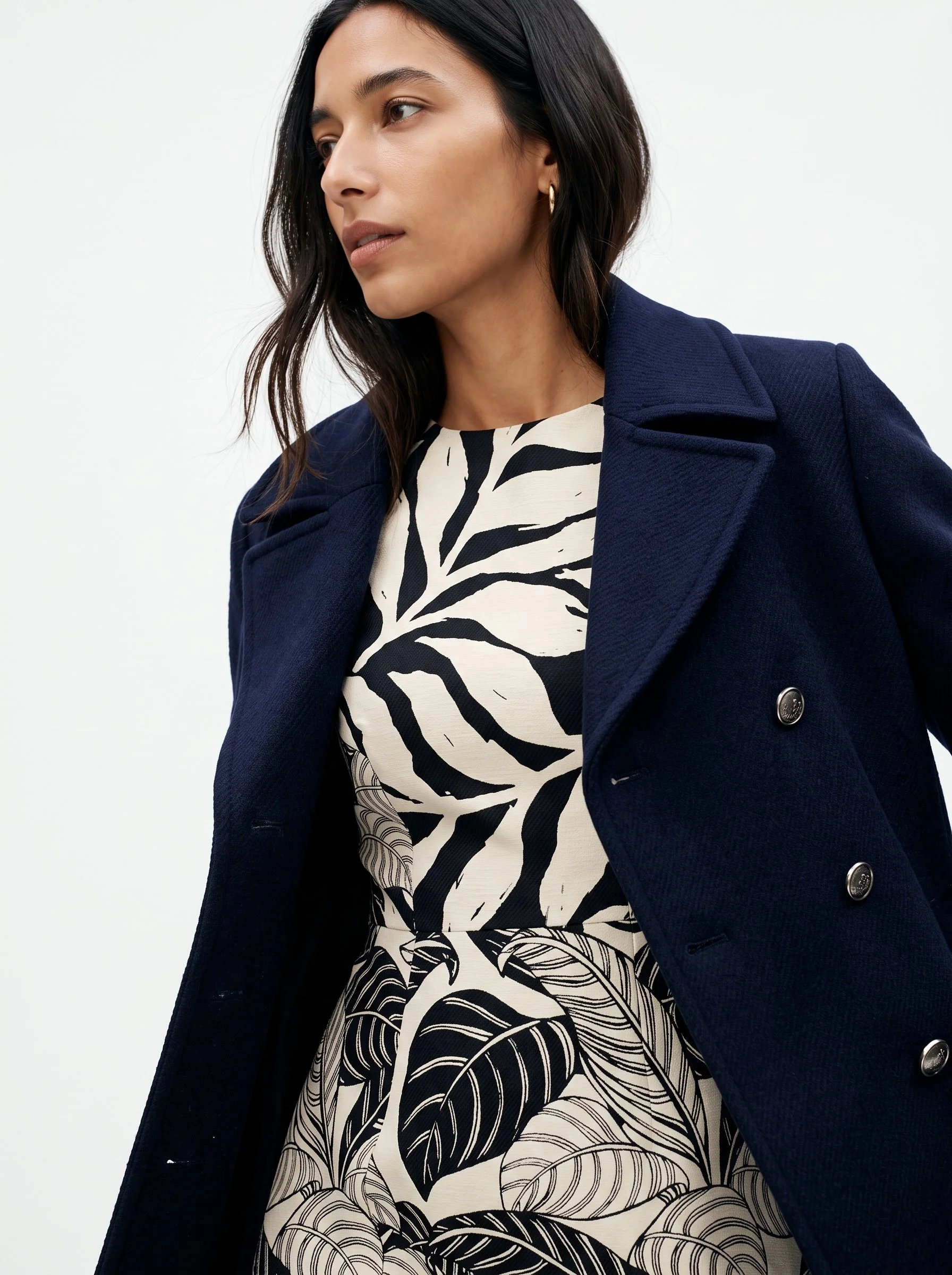 Woman_wearing_winter_dress_peacoat_202608311830.jpeg