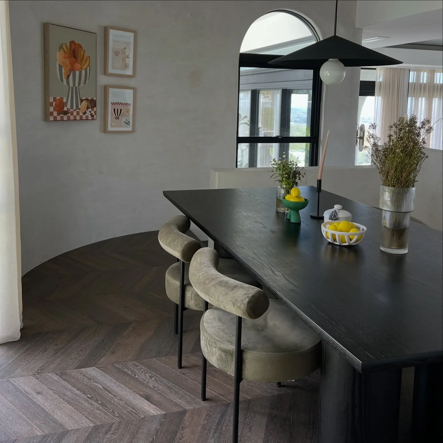 Nothing beats a freshly cleaned home!
Are you in need of a reliable cleaner with incredible attention to detail? 
Message us today for a quote 🧚🏼&zwj;♀️ you&rsquo;ll wish you booked us in sooner