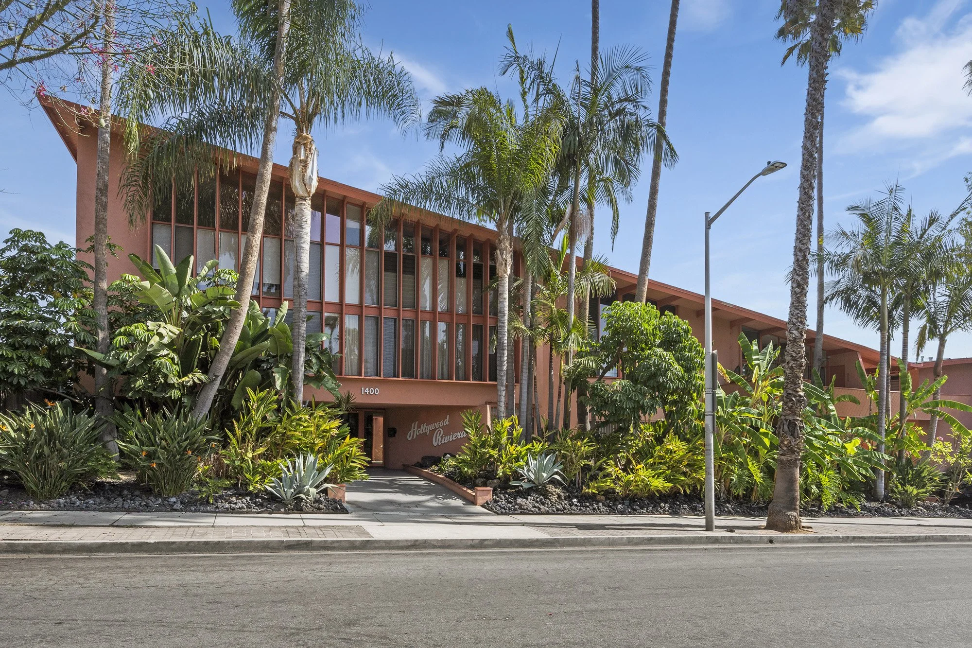 1400 N. Hayworth Ave