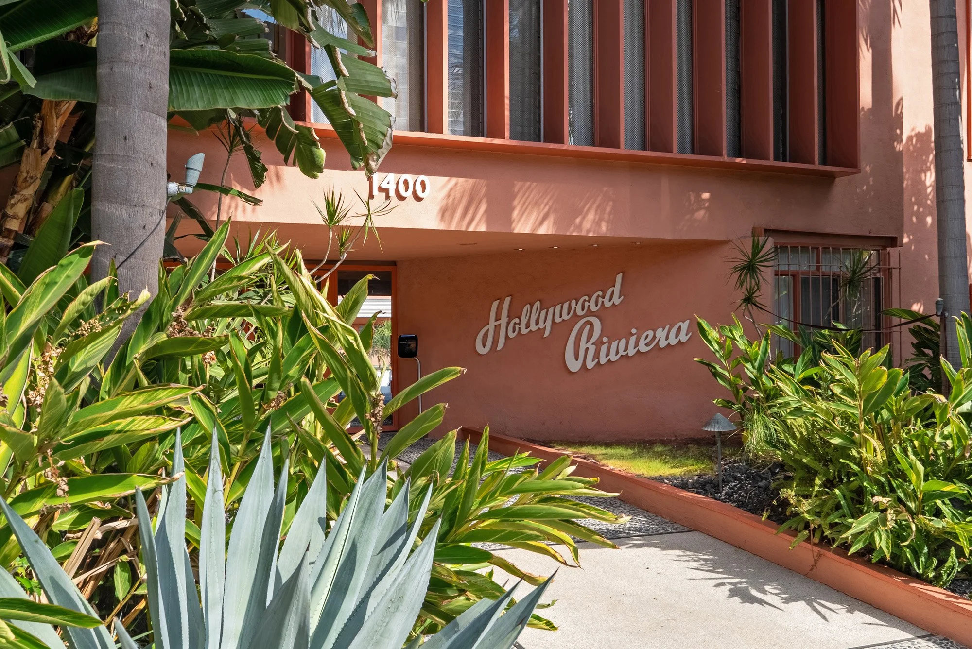 1400 N. Hayworth Ave
