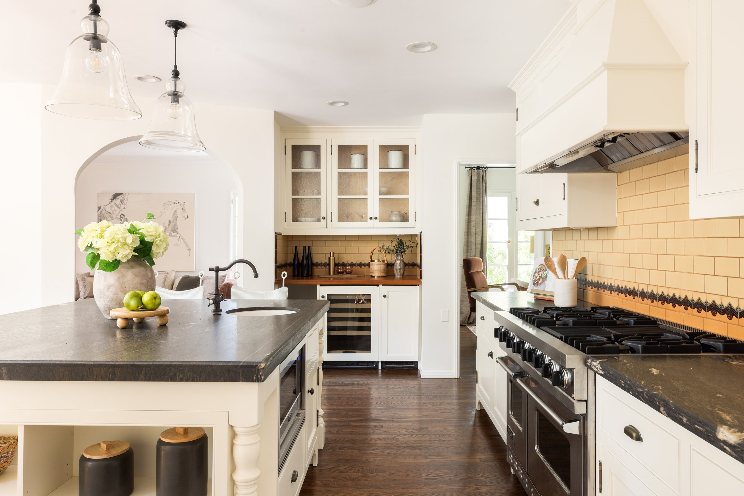 146 S. Martel MLS - virtuallyherestudios.com-3.jpg