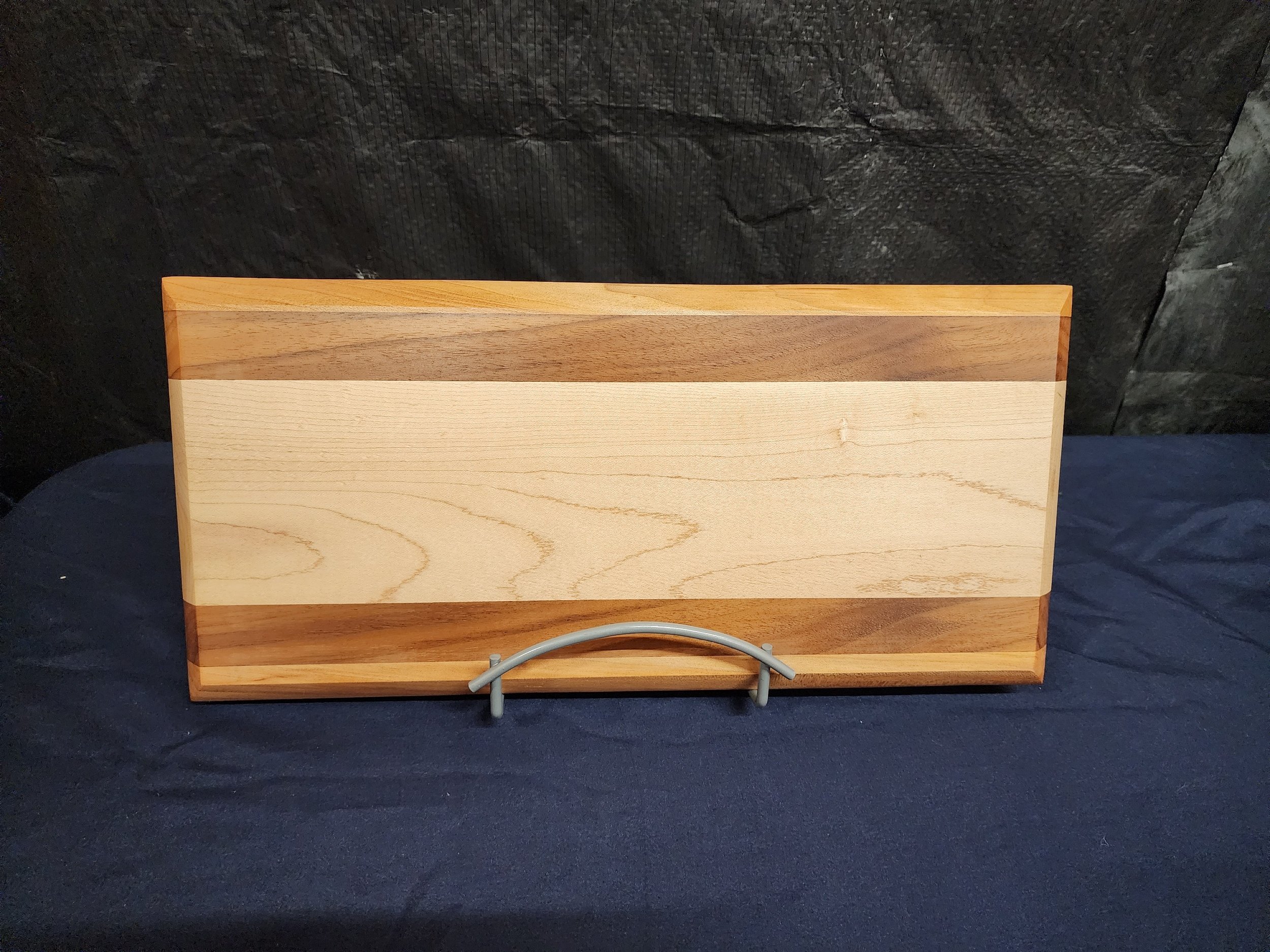 Striped Chamfer Cutting Board
