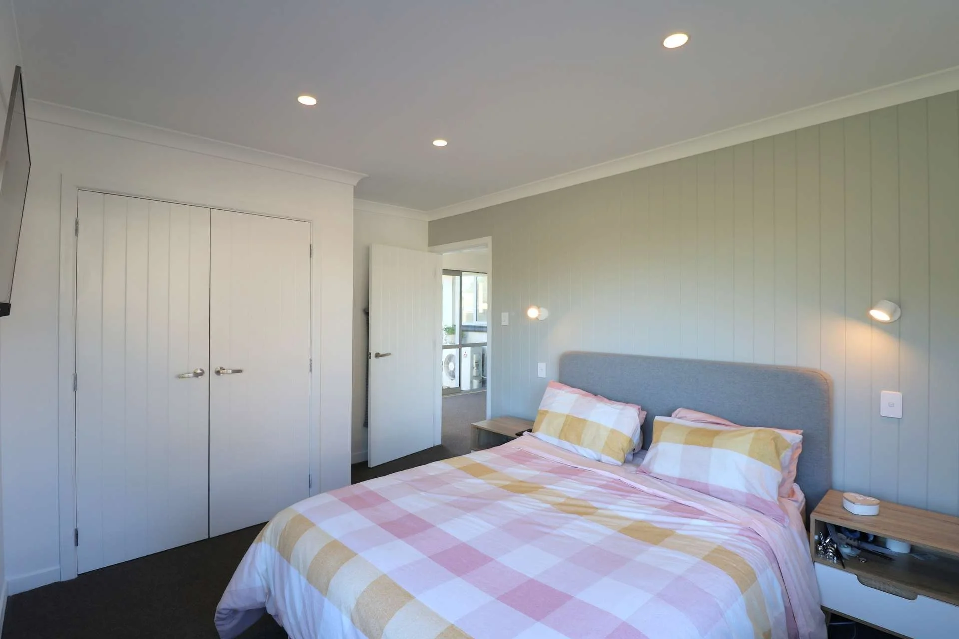 Adam and Mckenzie bedroom.jfif