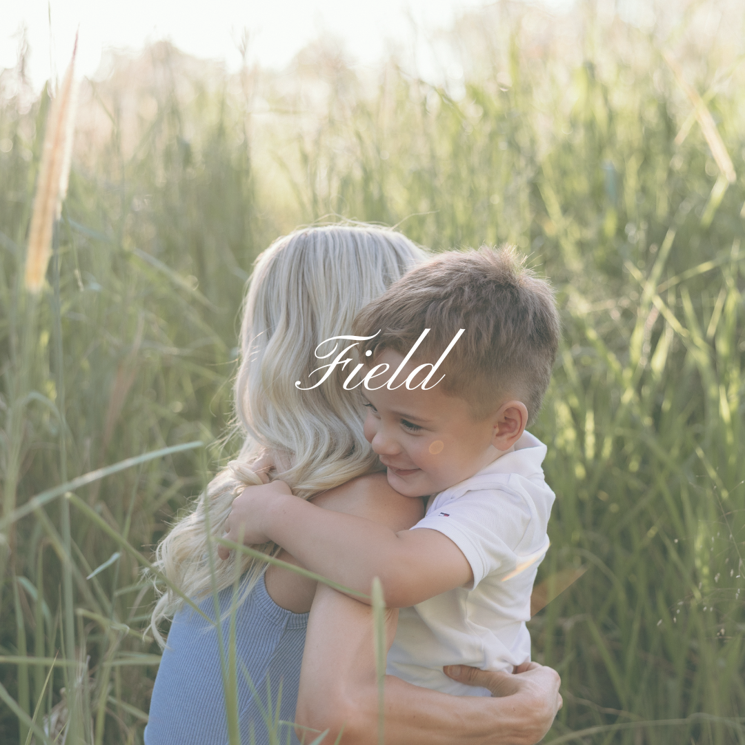 This Mount Cotton field is filled with long, overgrown grass and open space, creating a beautifully rustic backdrop. It’s perfect for those drawn to a relaxed, field-inspired feel and galleries that feel natural, warm, and timeless.