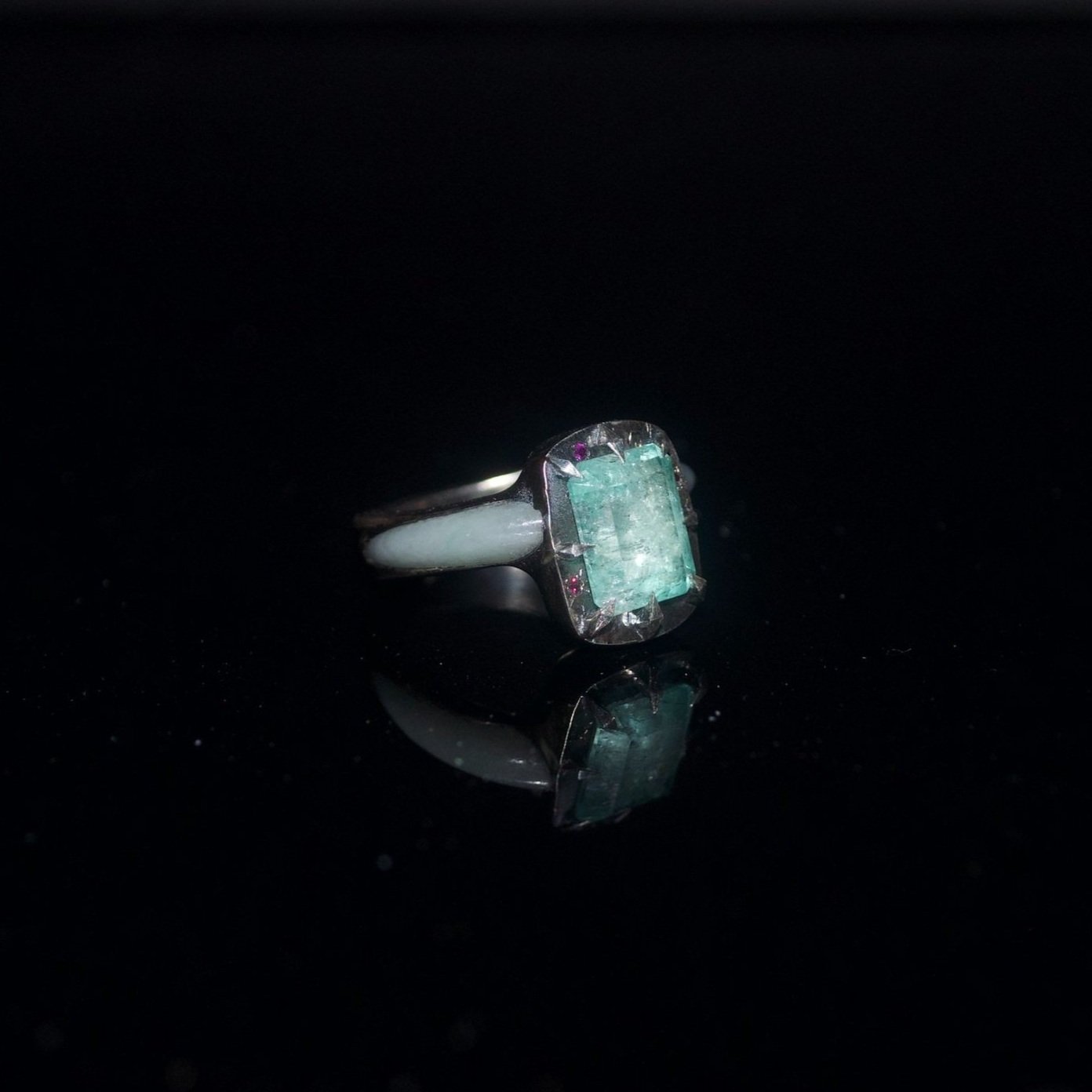 emerald-side-nebula-ring-stelios-karantonas.jpg